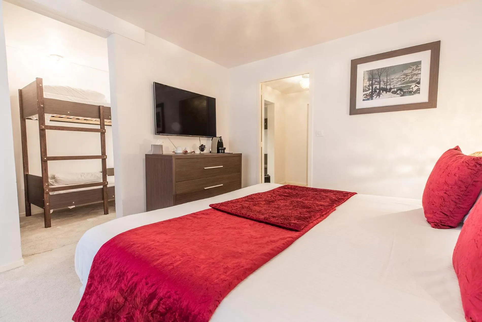 Bed in Madame Vacances Hôtel & Spa Le Mottaret