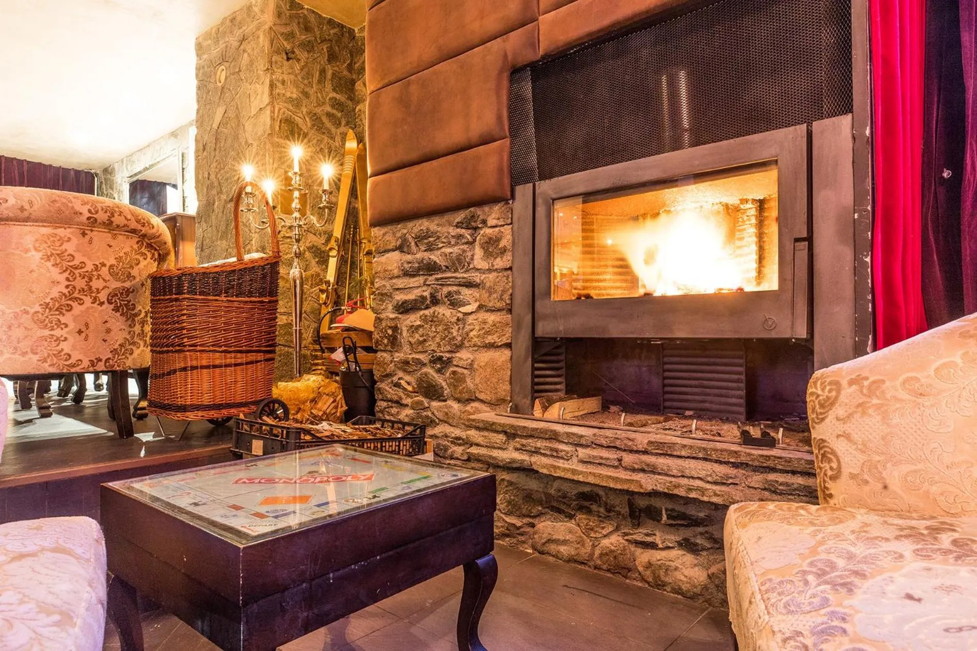 Communal lounge/ TV room in Madame Vacances Hôtel & Spa Le Mottaret