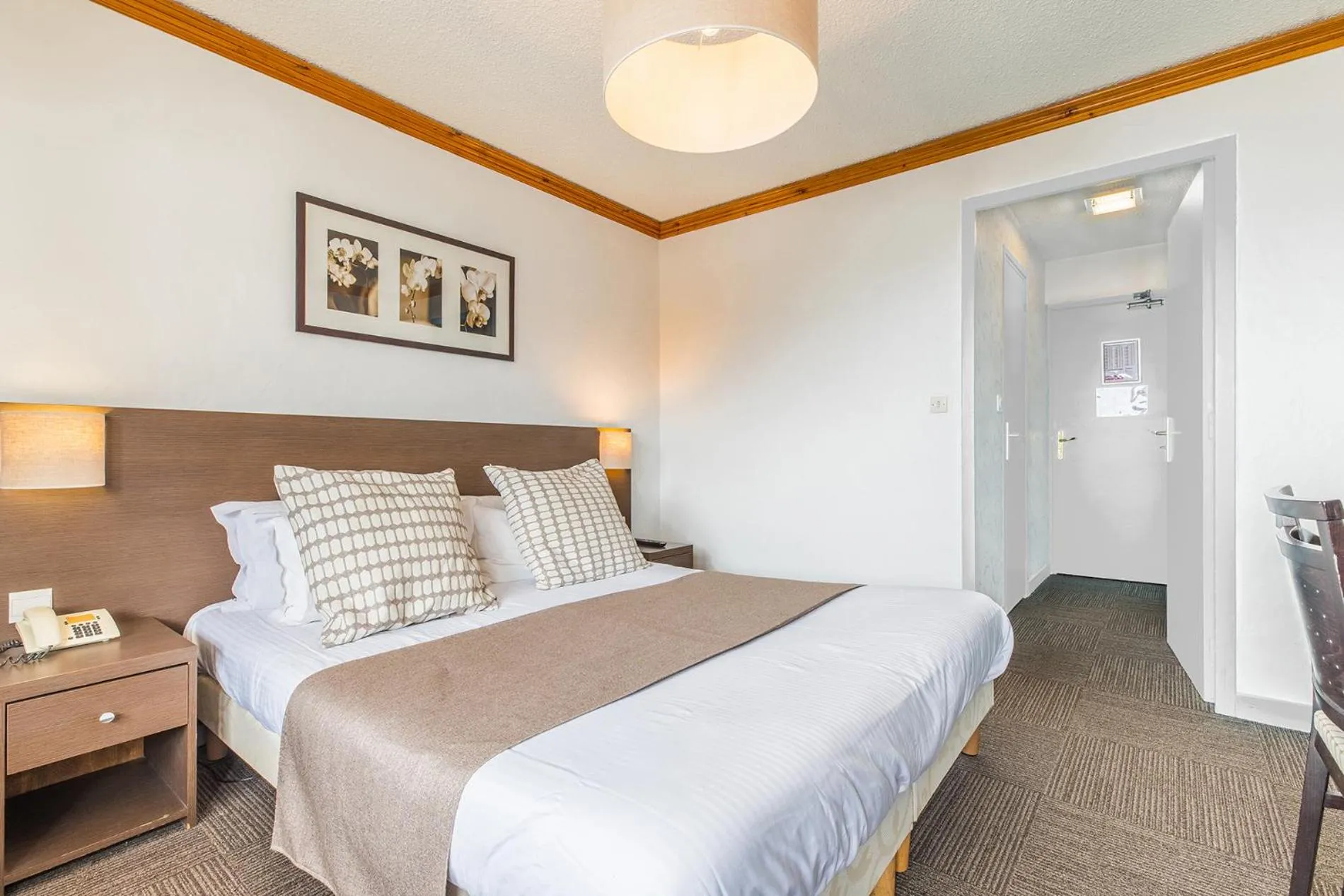 Bedroom, Bed in Madame Vacances Hôtel & Spa Le Mottaret