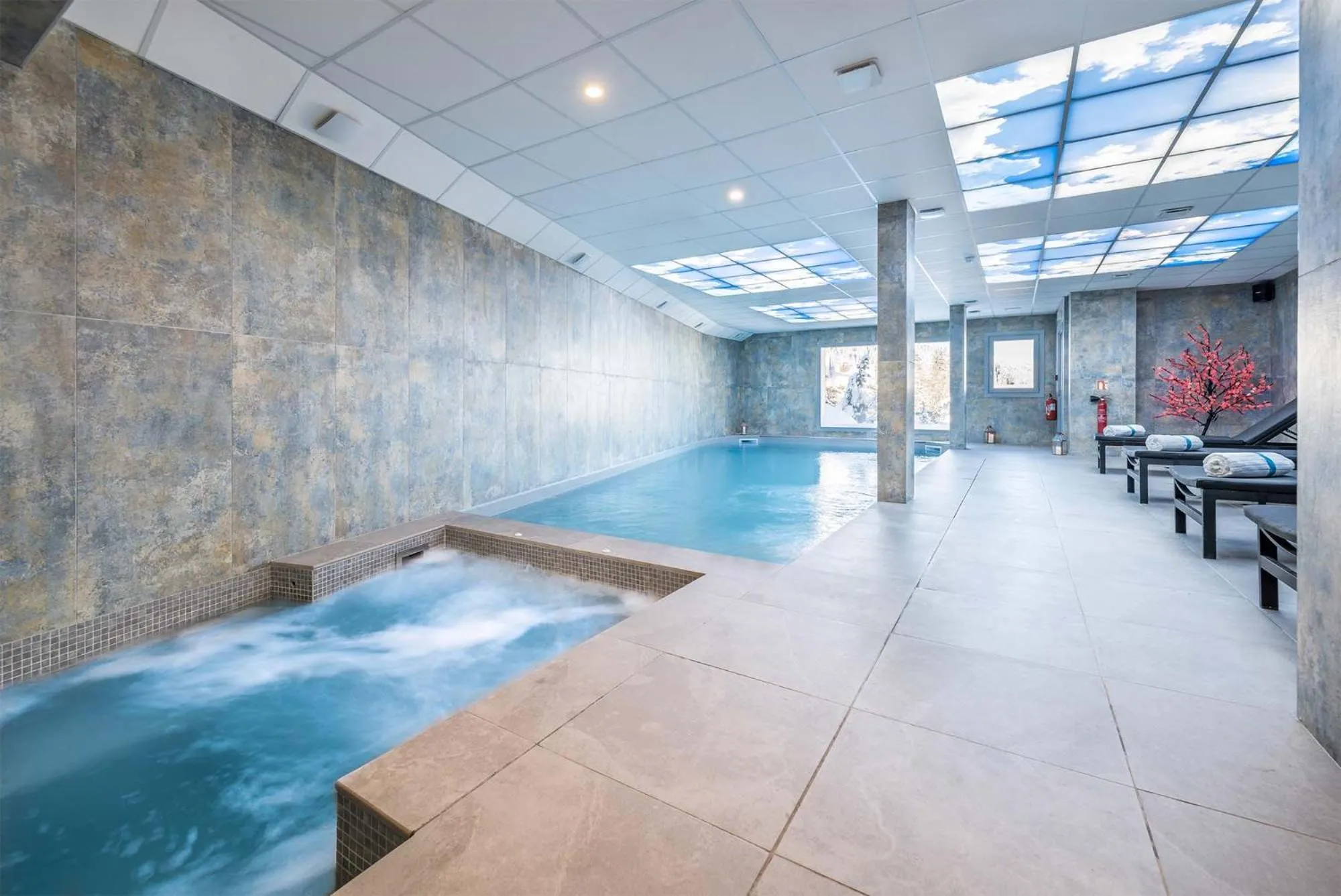 Hot Tub in Madame Vacances Hôtel & Spa Le Mottaret