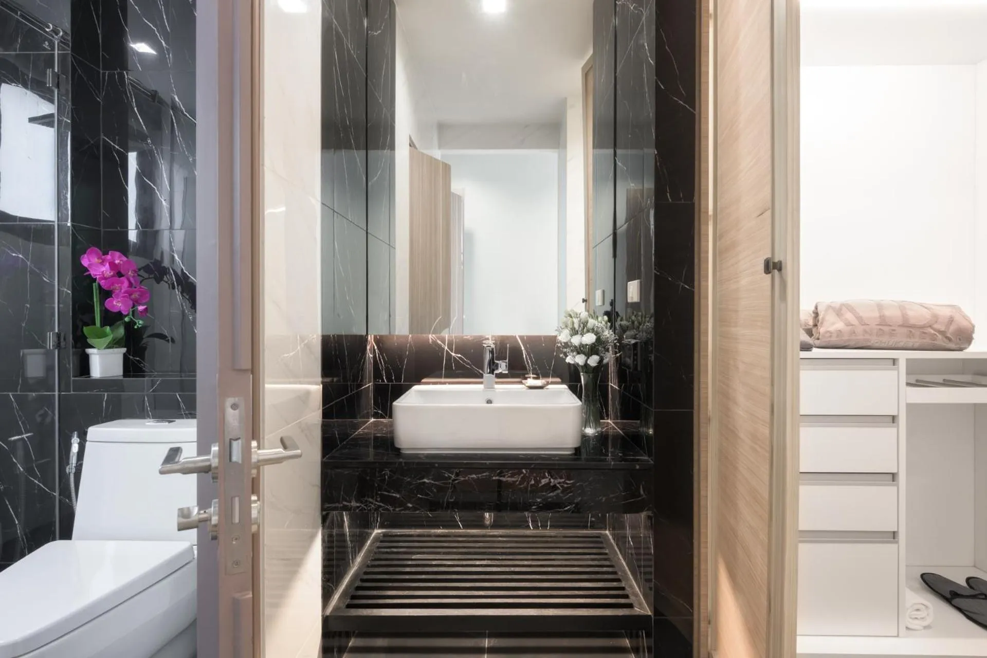 Property building in Mida Grande Resort Phuket Official Account