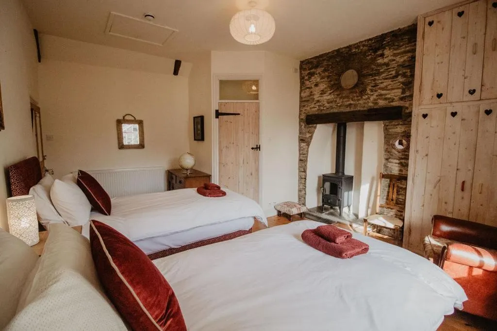 Bed in Holwell Holistic Retreat