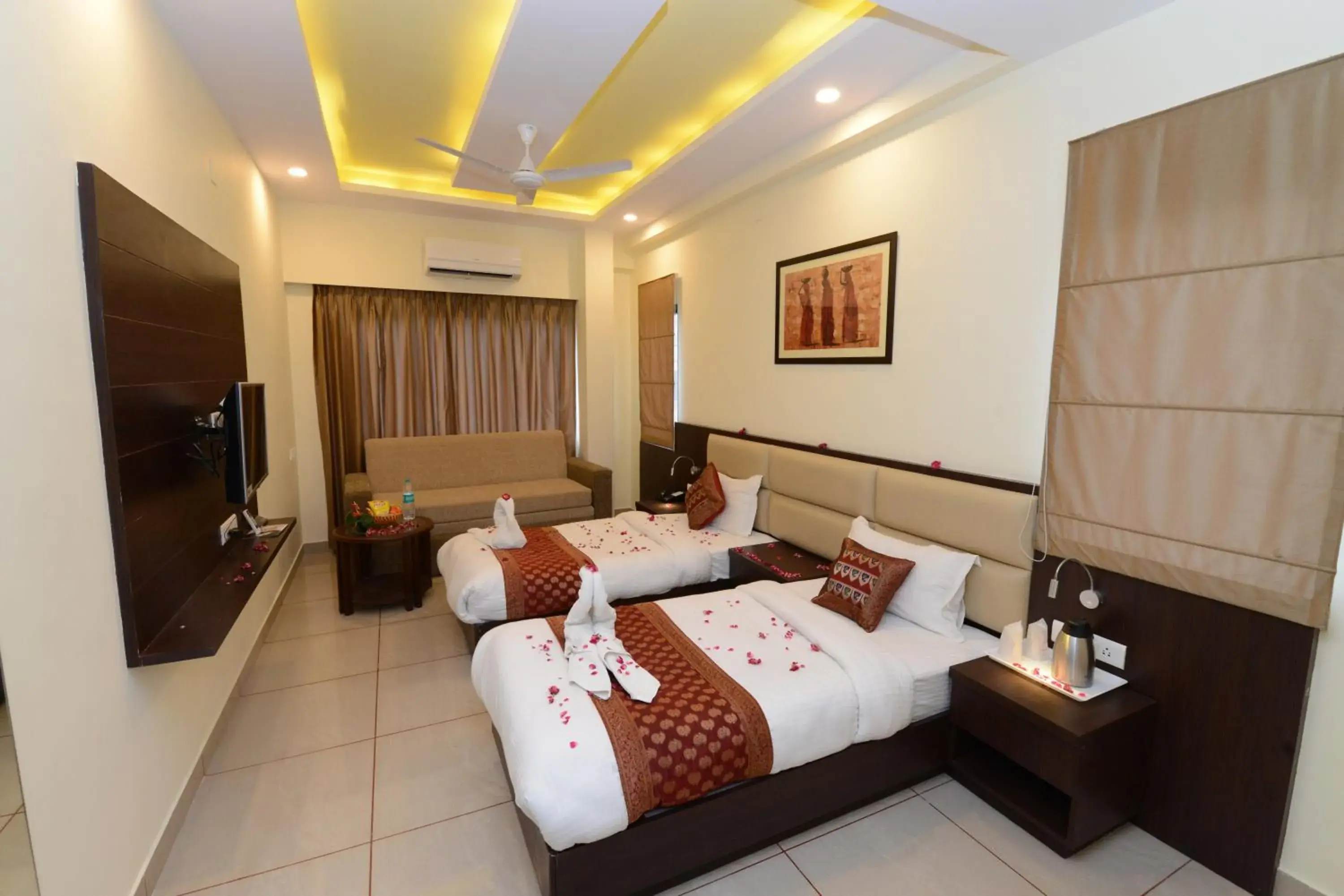 Decorative detail, Bed in Hotel Sanobar Decorative detail, Bed in Hotel Sanobar