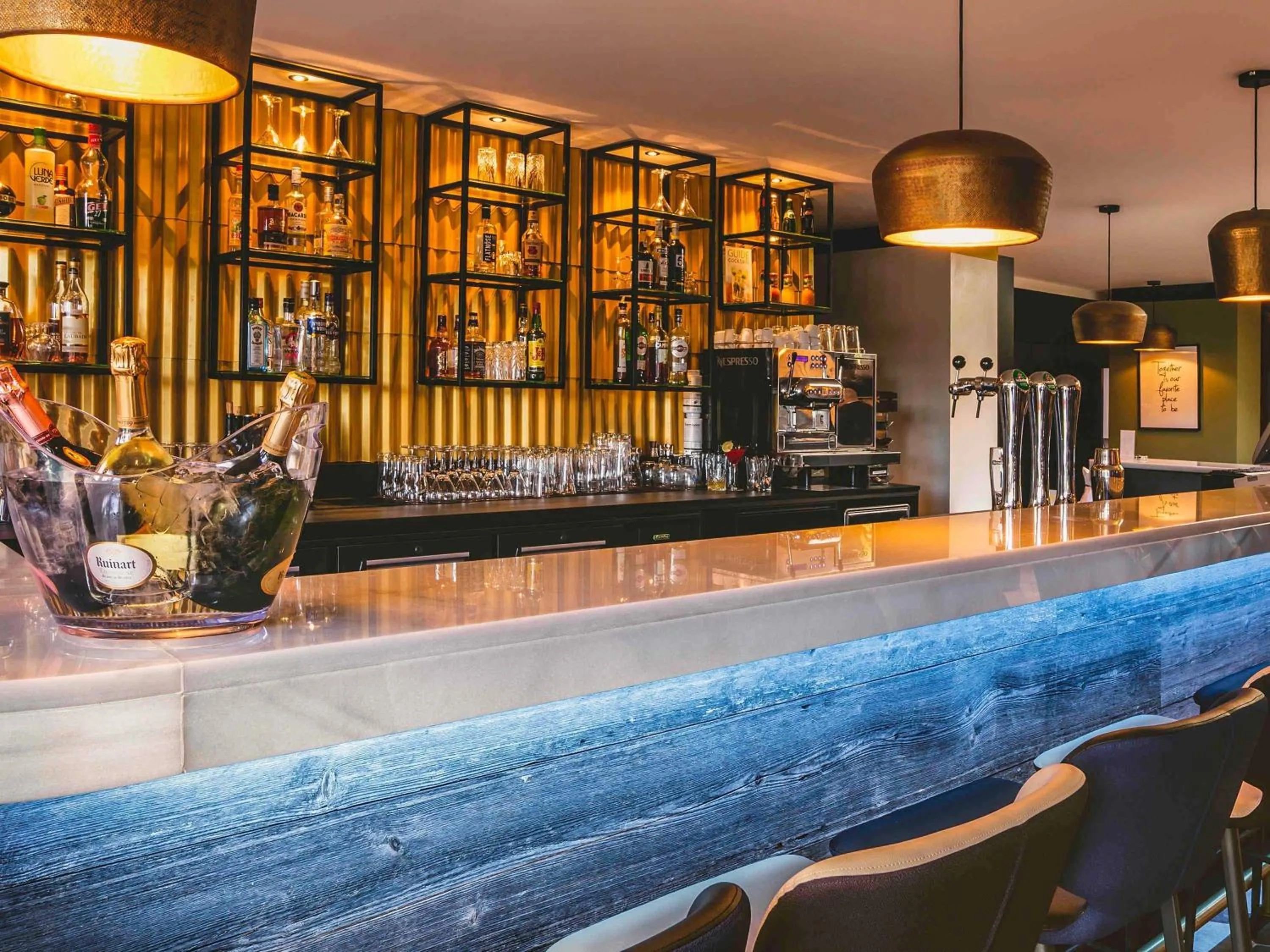 Lounge or bar in Mercure Pau Palais des Sports