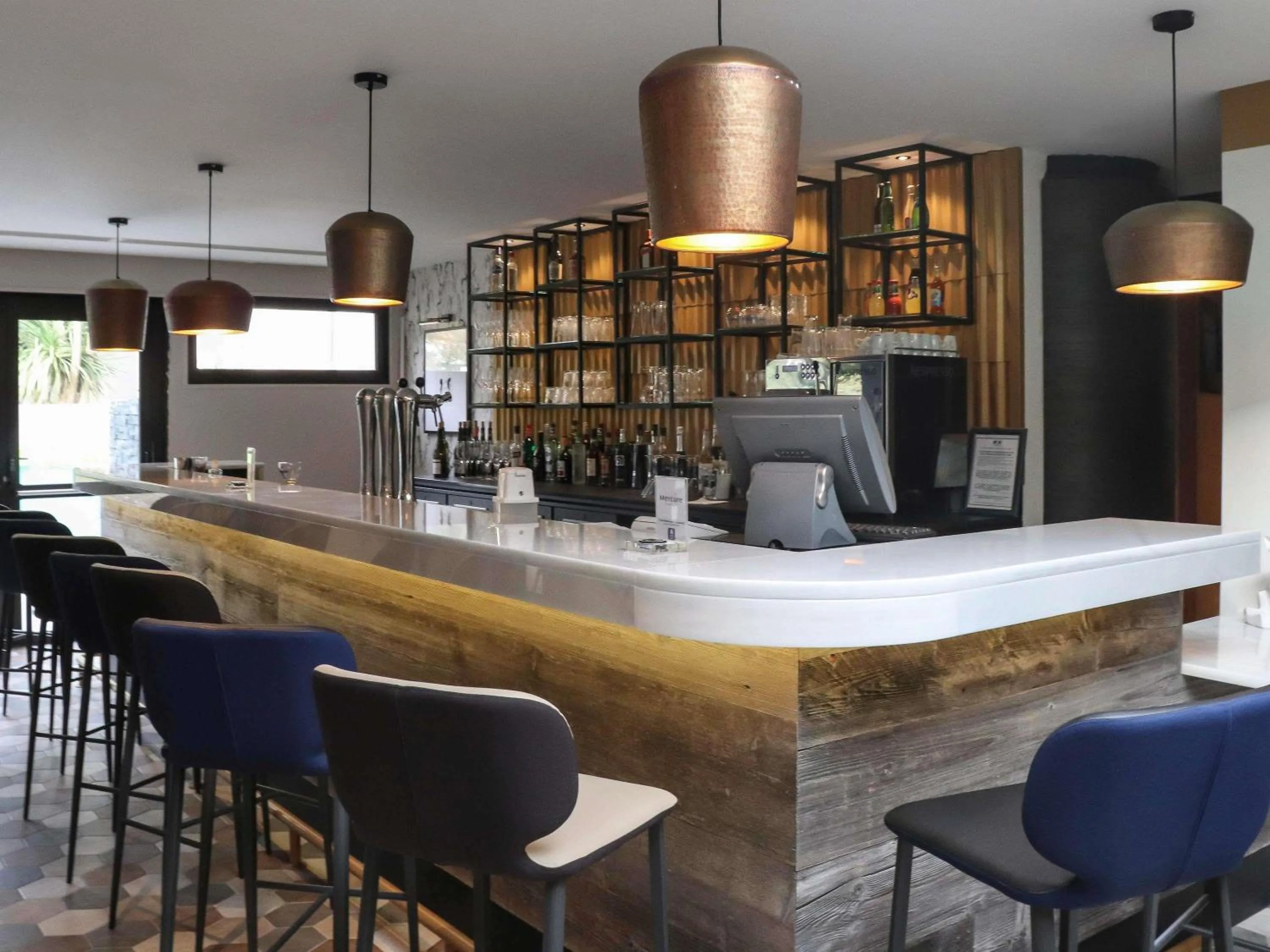 Lounge or bar in Mercure Pau Palais des Sports