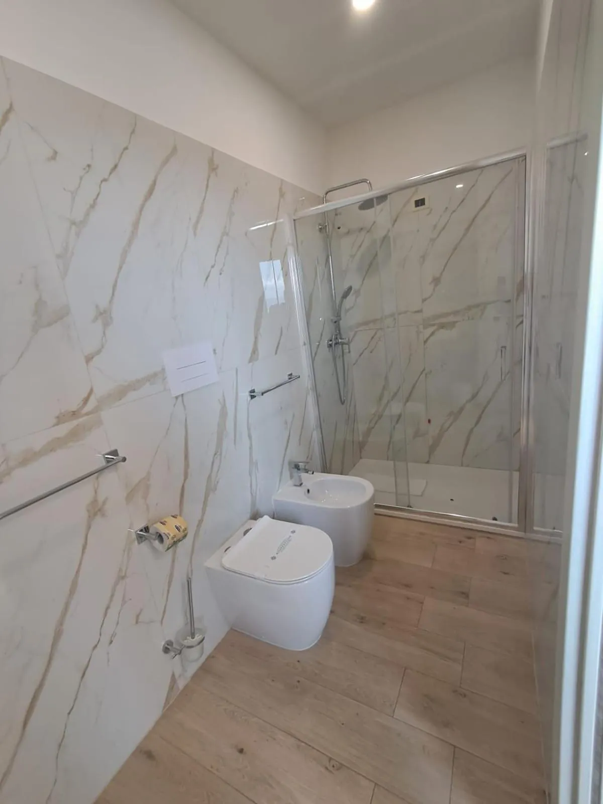 Shower in Hotel Palace Gioia Tauro