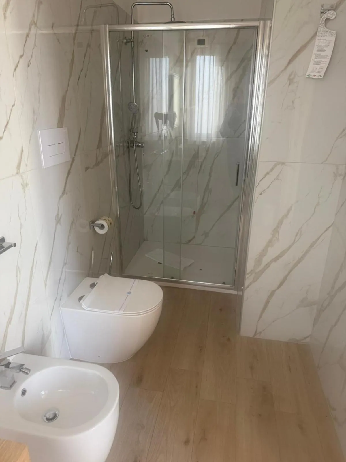 Shower in Hotel Palace Gioia Tauro