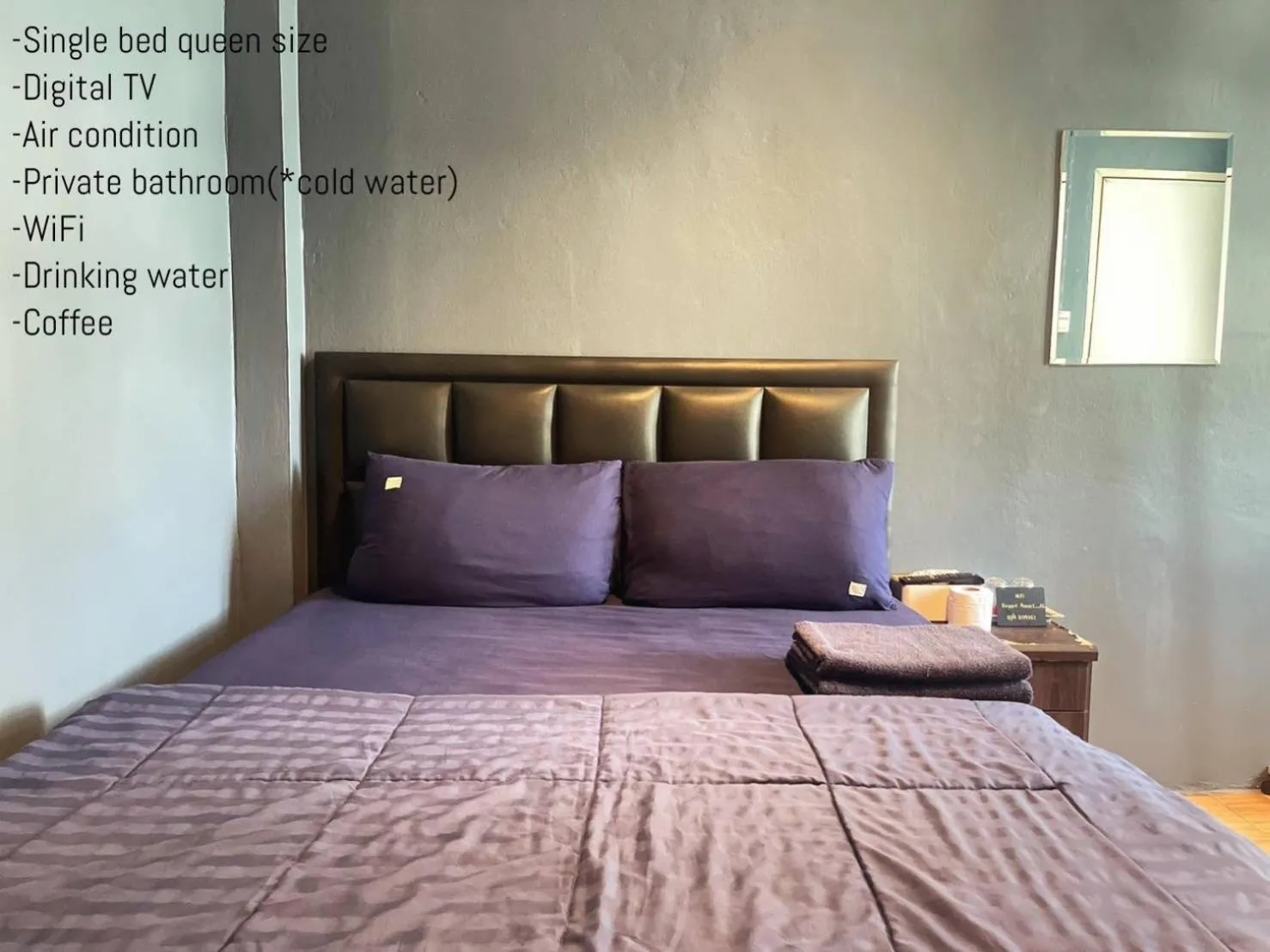 Photo of the whole room, Bed in airport house