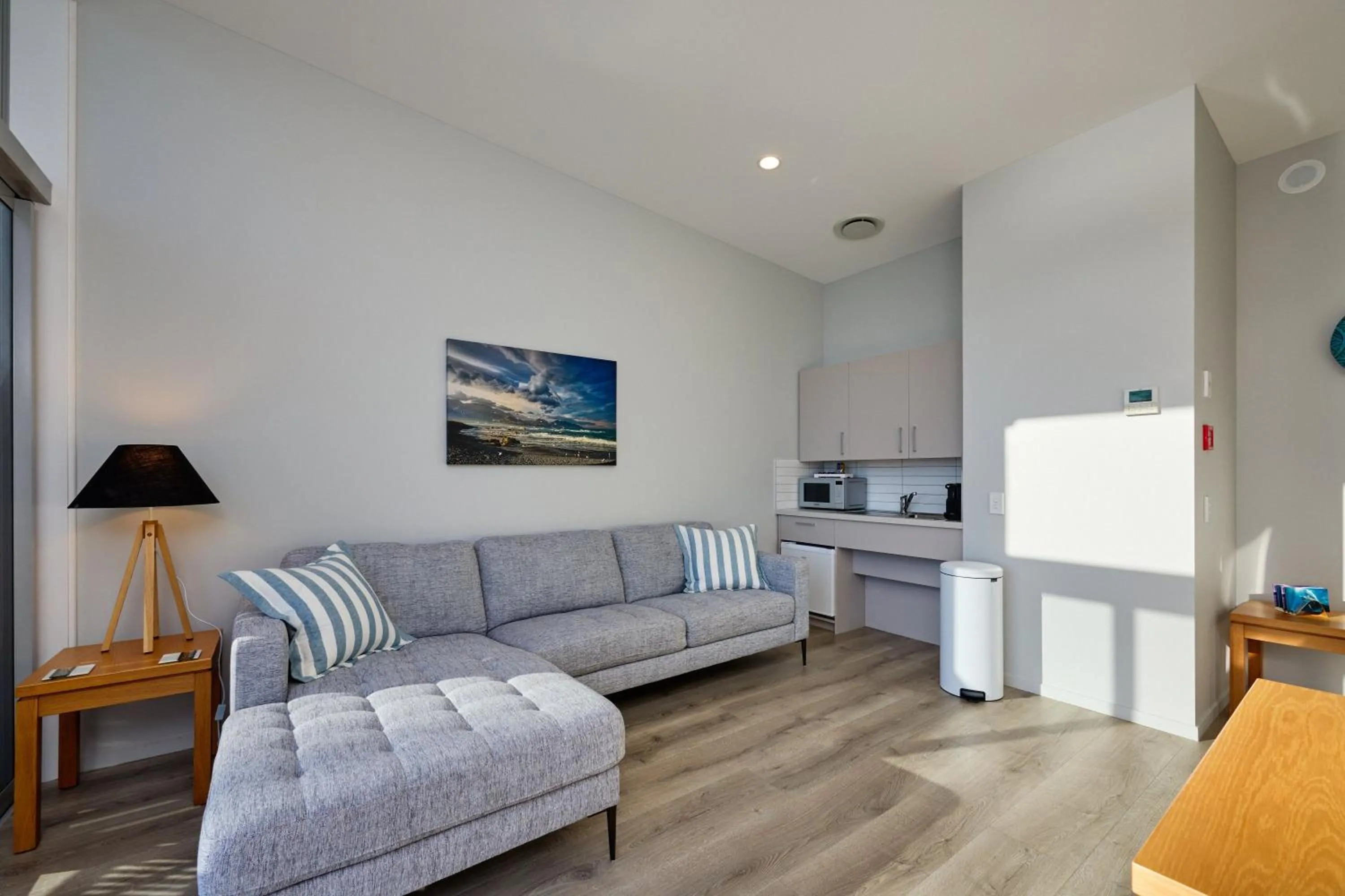 Kitchen or kitchenette in Shearwater Apartments