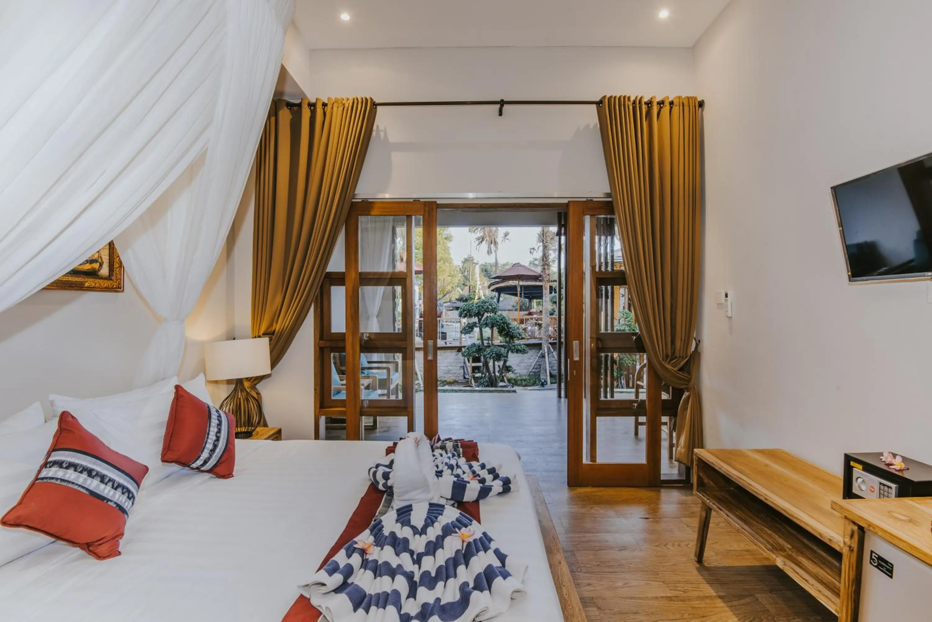 Bed in LGood Lembongan Island Villas