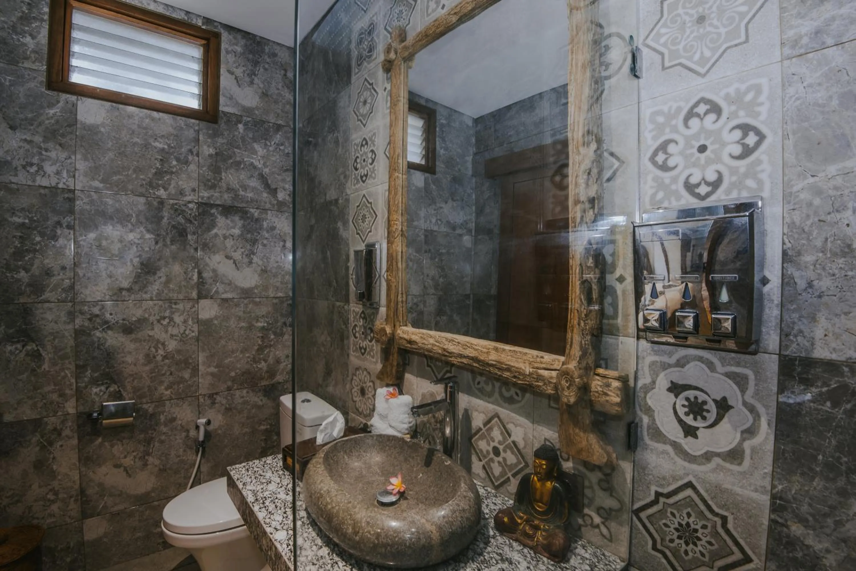 Bathroom in LGood Lembongan Island Villas