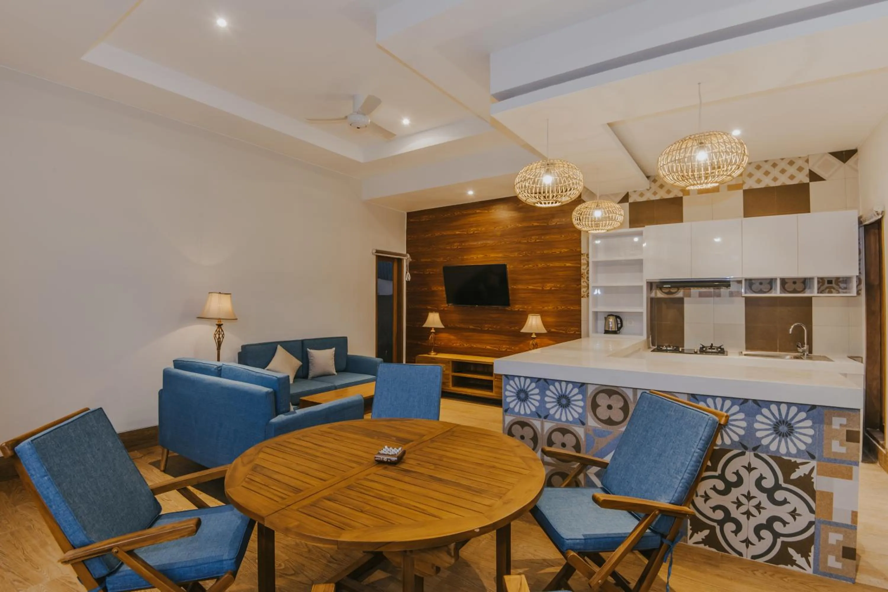 TV and multimedia in LGood Lembongan Island Villas