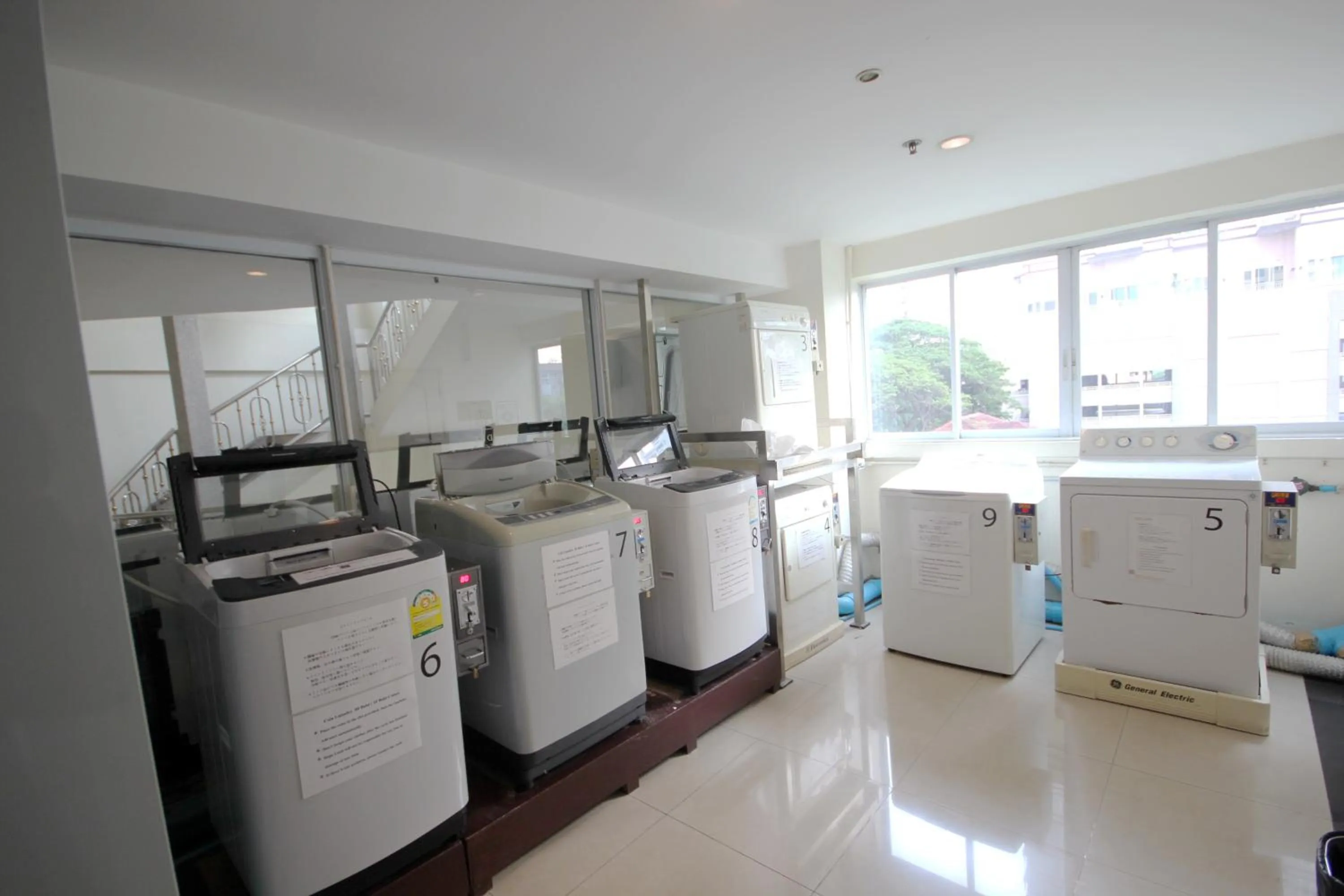 Area and facilities in Hope Land Hotel Sukhumvit 24