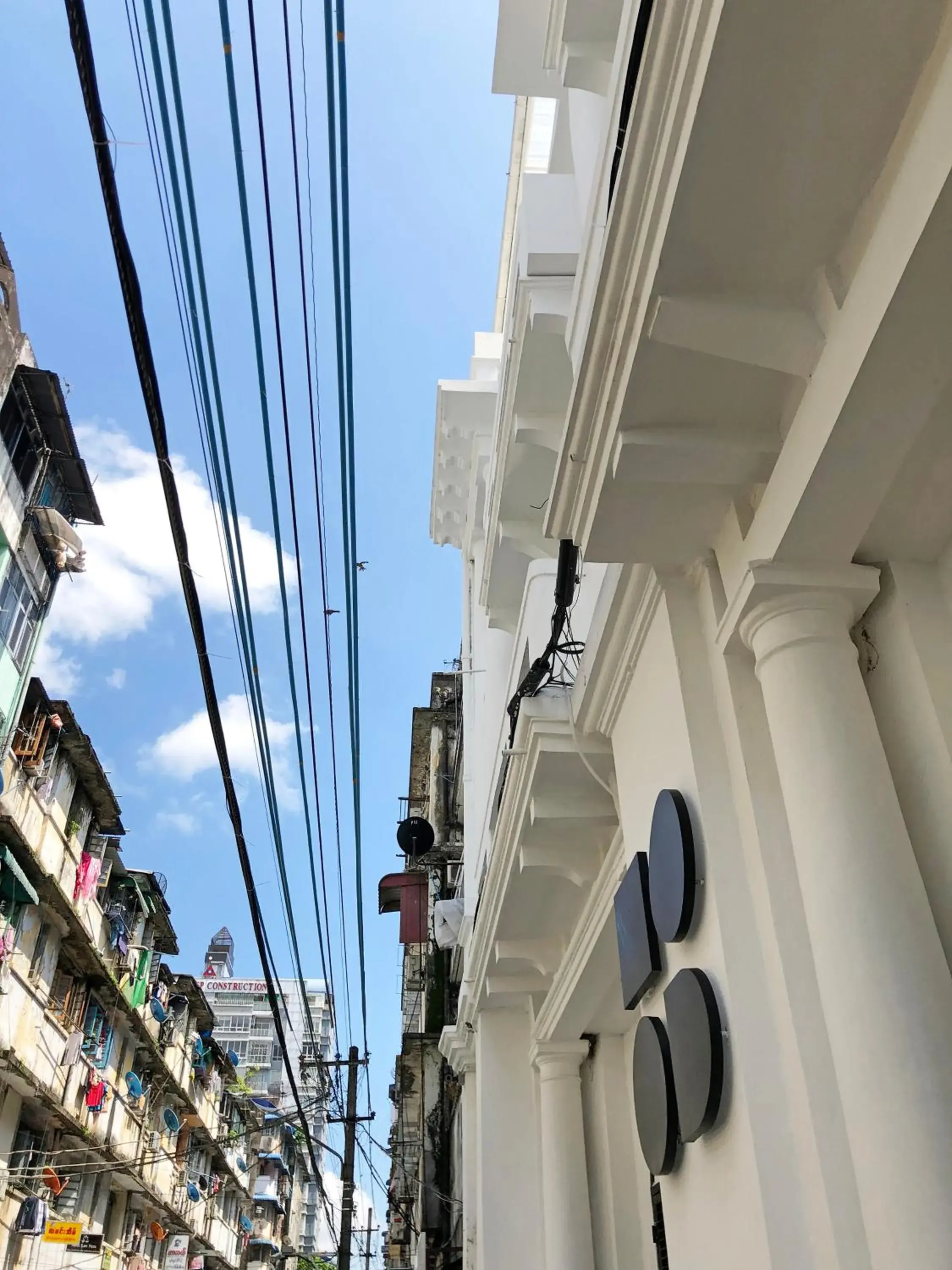 Facade/entrance in HOOD Hostel Facade/entrance in HOOD Hostel