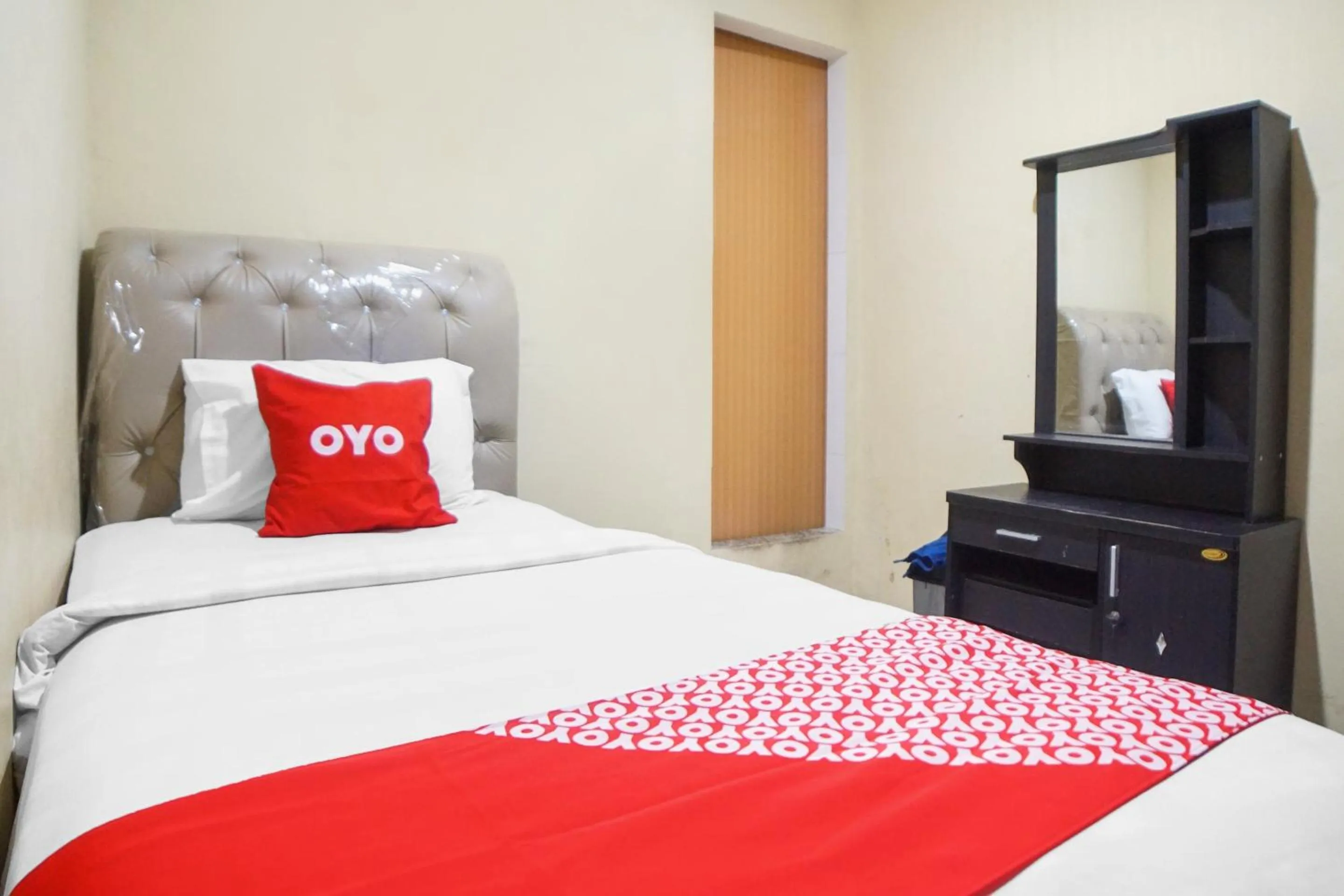 Bedroom, Bed in Hotel O Sky Residence Mawar