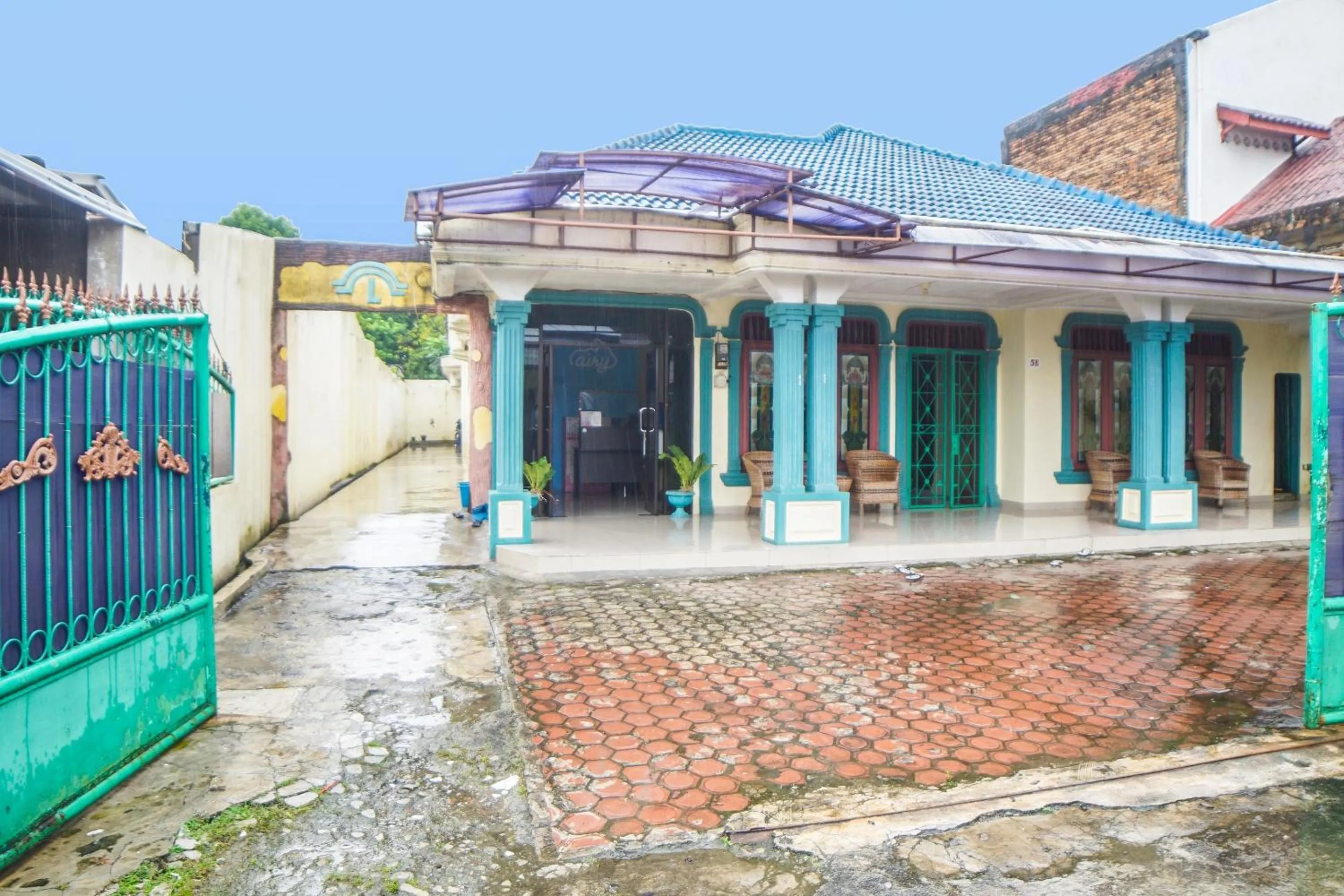 Facade/entrance in Hotel O Sky Residence Mawar