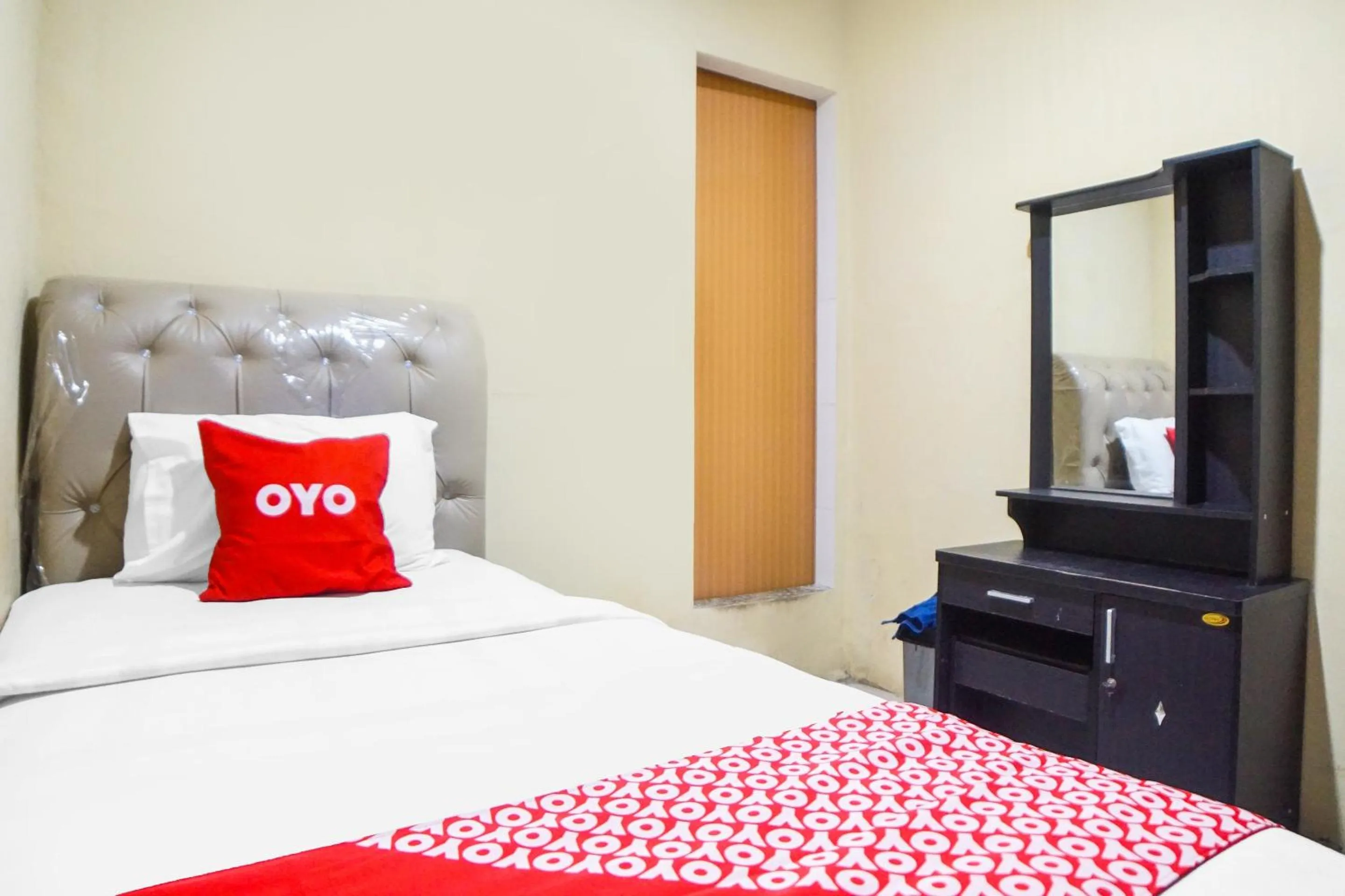 Bedroom, Bed in Hotel O Sky Residence Mawar