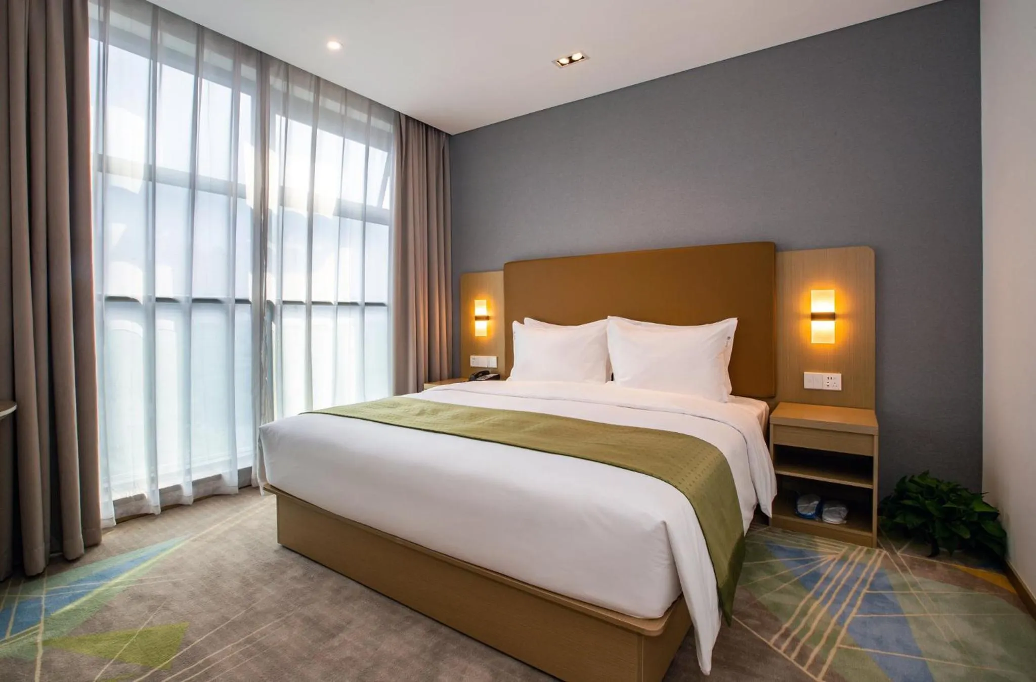 Photo of the whole room, Bed in Holiday Inn Express Changzhou Xinbei by IHG