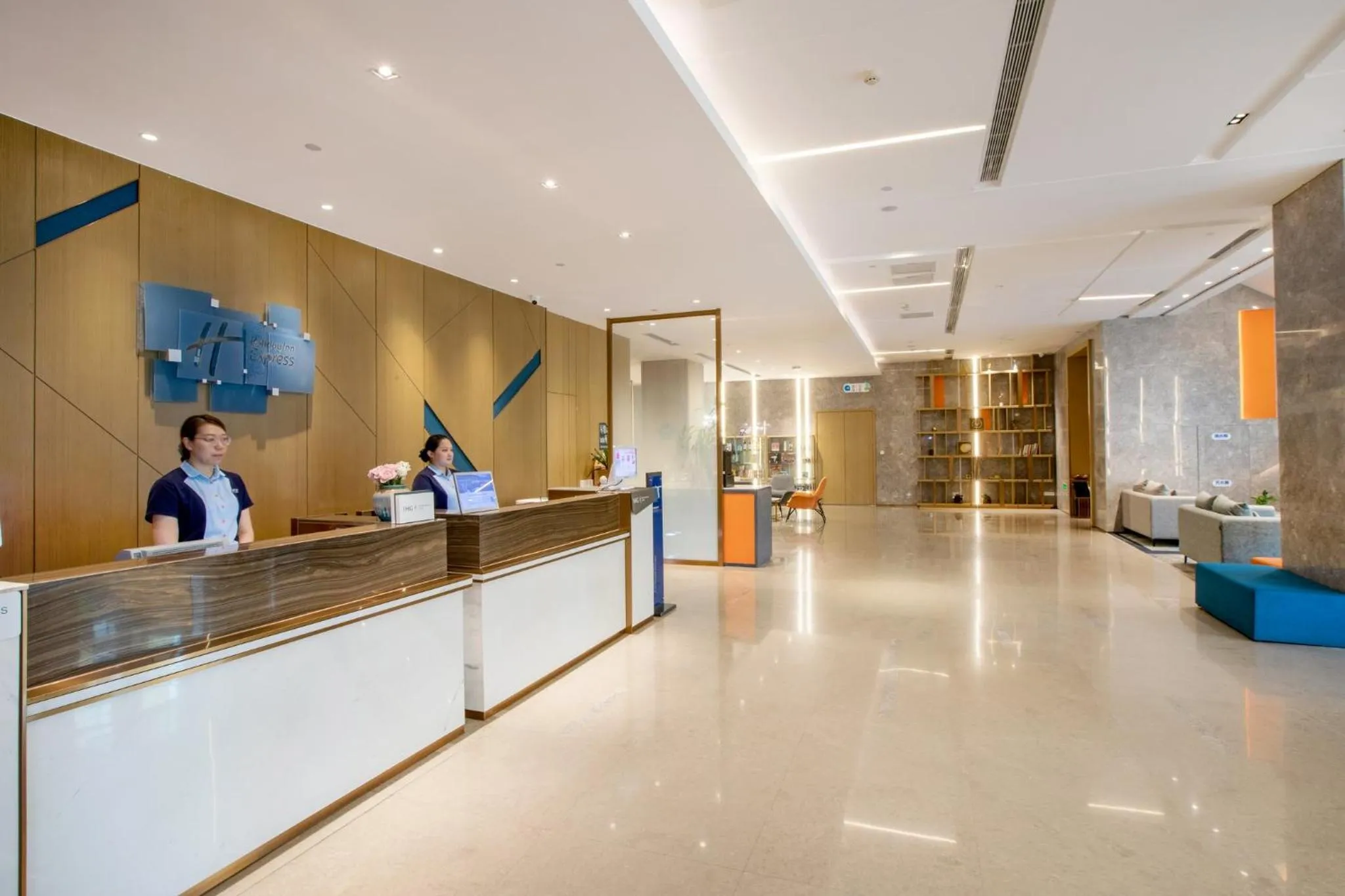 Property building in Holiday Inn Express Changzhou Xinbei by IHG