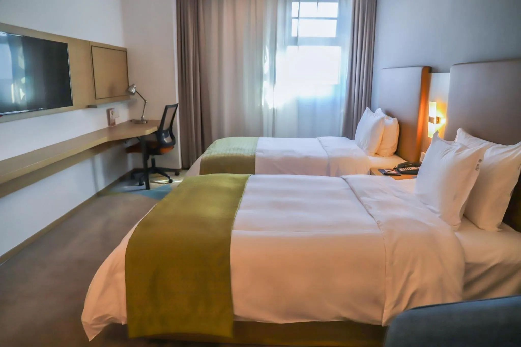 Photo of the whole room, Bed in Holiday Inn Express Changzhou Xinbei by IHG
