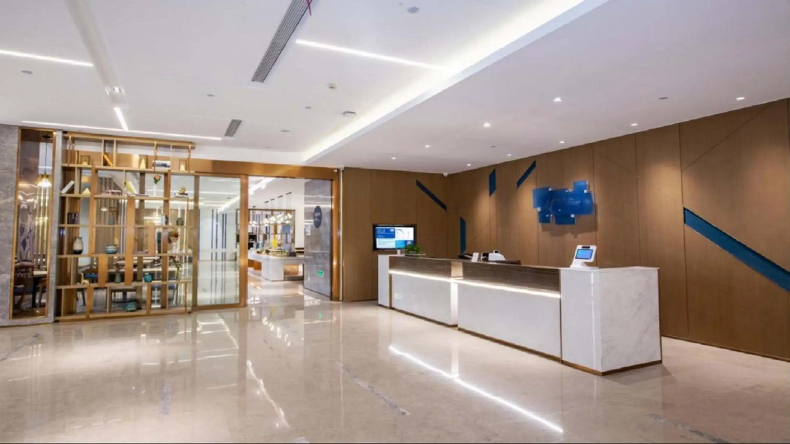 Property building in Holiday Inn Express Changzhou Xinbei by IHG Property building in Holiday Inn Express Changzhou Xinbei by IHG