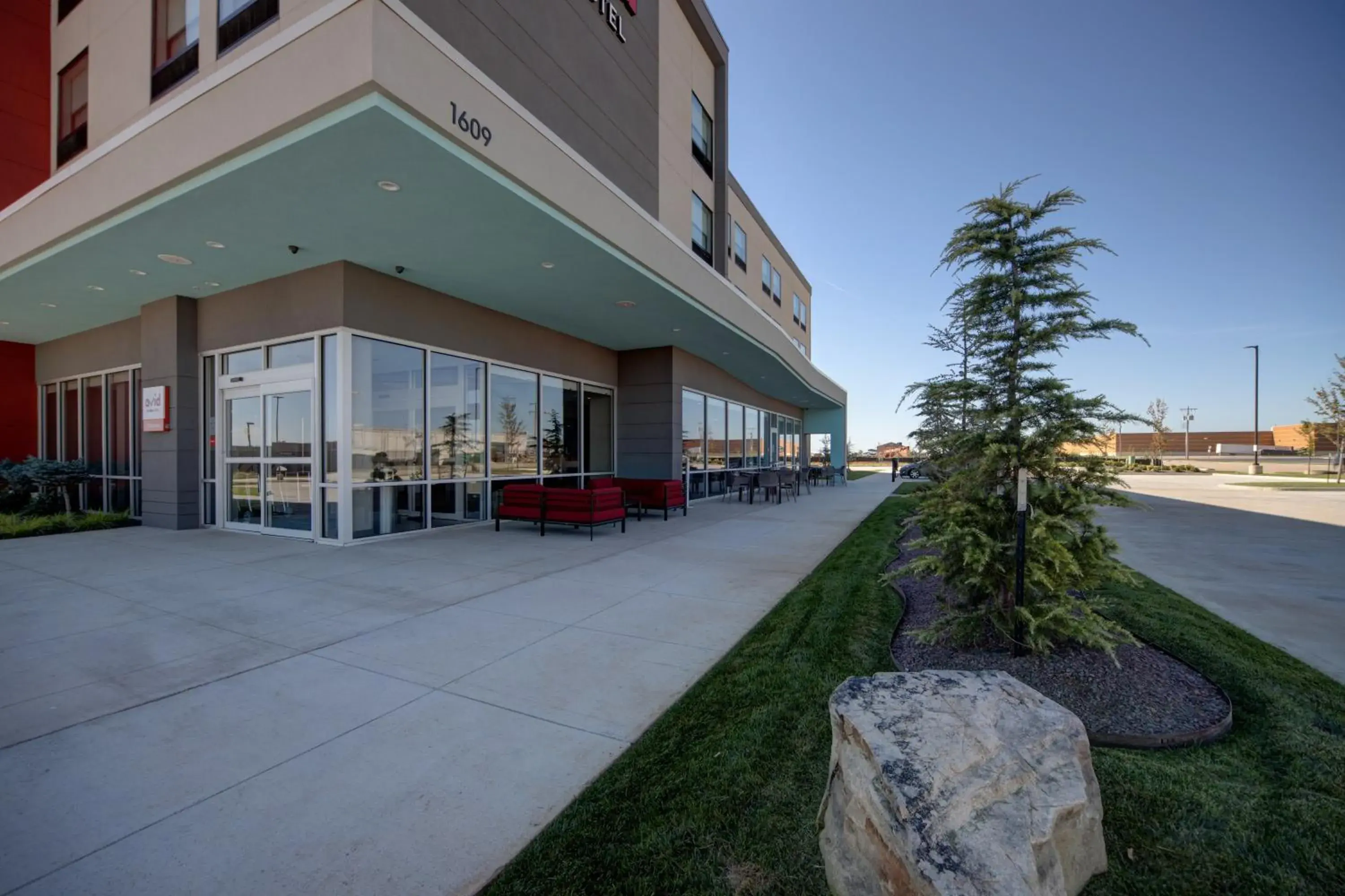 Property building in Avid hotels - Oklahoma City - Yukon by IHG Property building in Avid hotels - Oklahoma City - Yukon by IHG