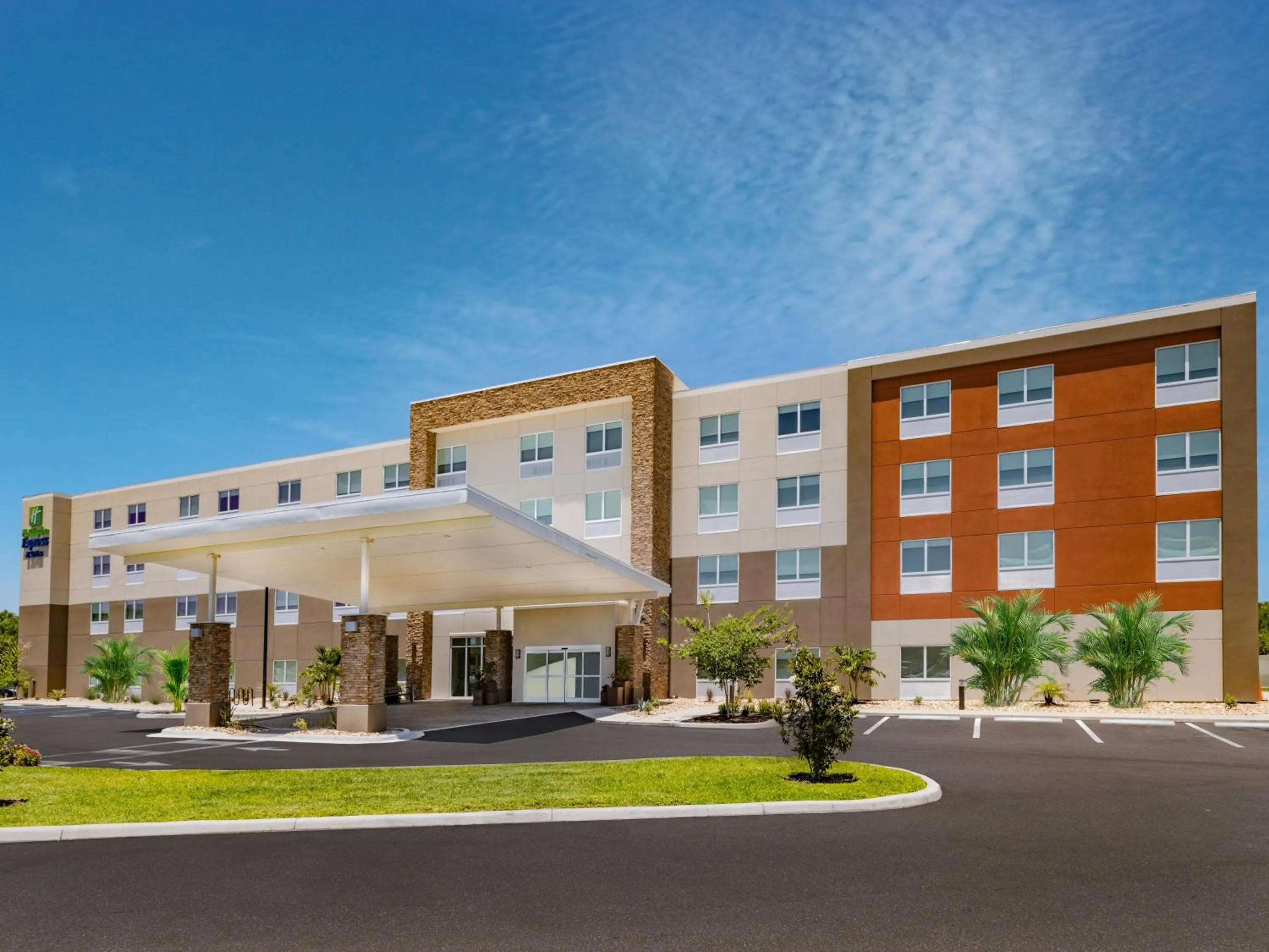 Property building in Holiday Inn Express & Suites - Ruskin by IHG