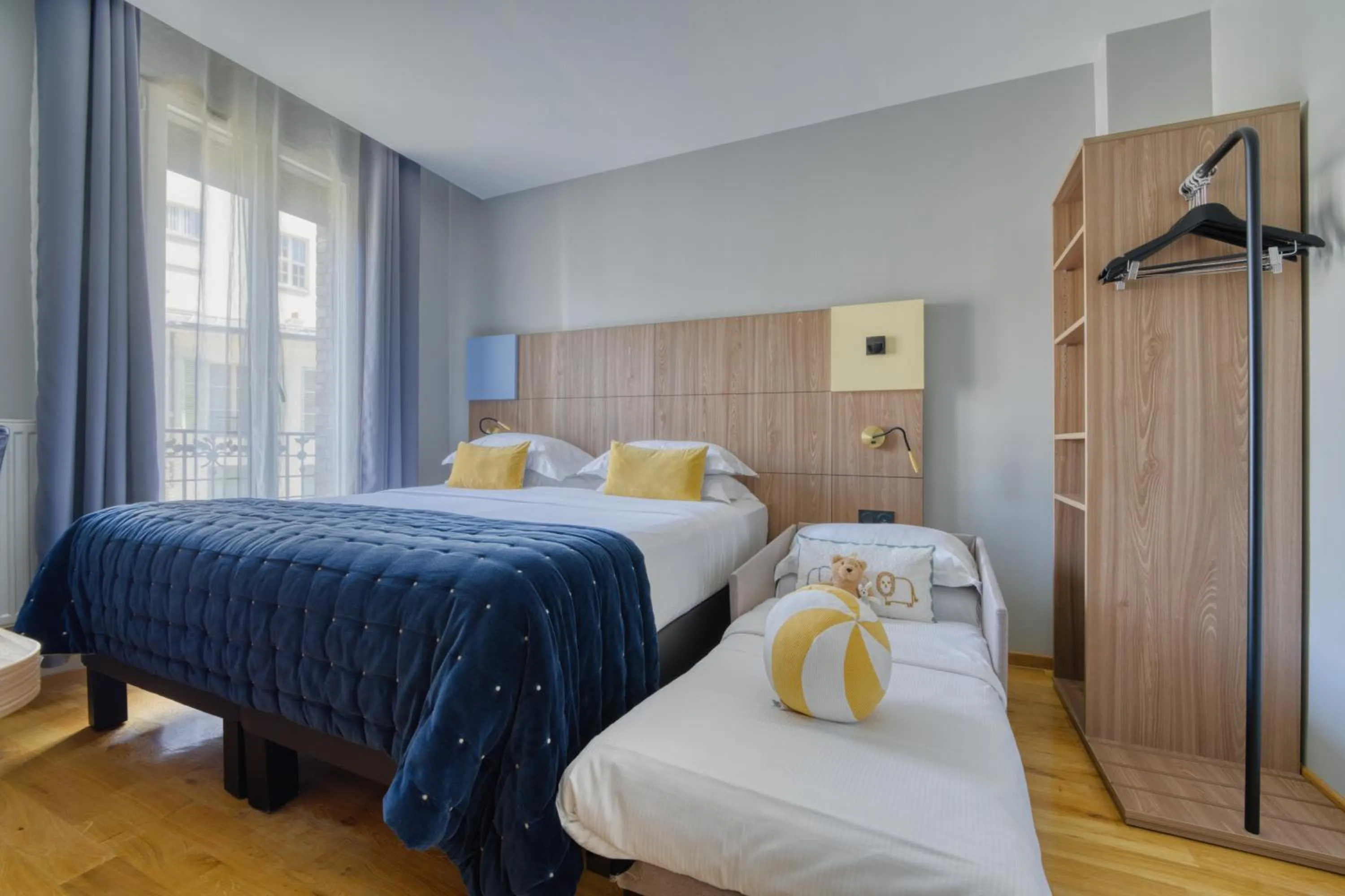 Bed in Hôtel de Bellevue Paris Gare du Nord
