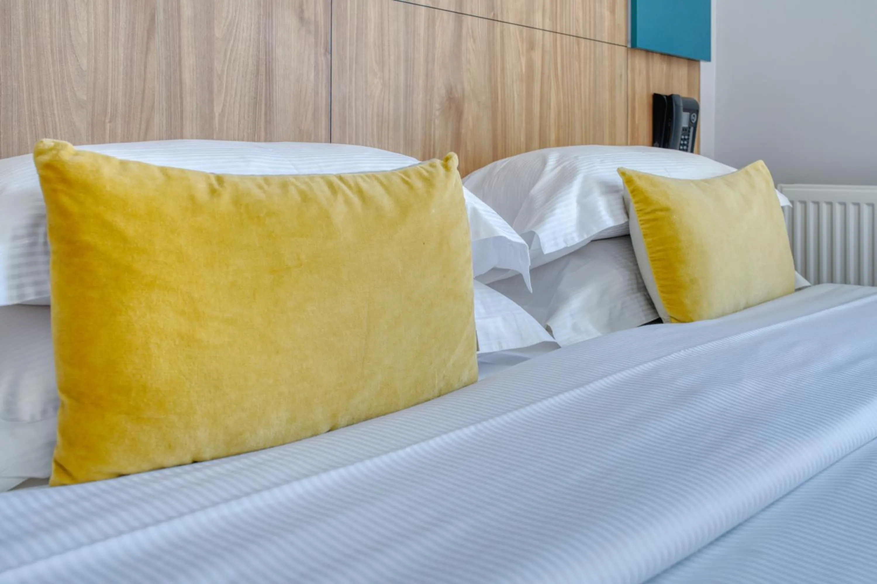Bed in Hôtel de Bellevue Paris Gare du Nord