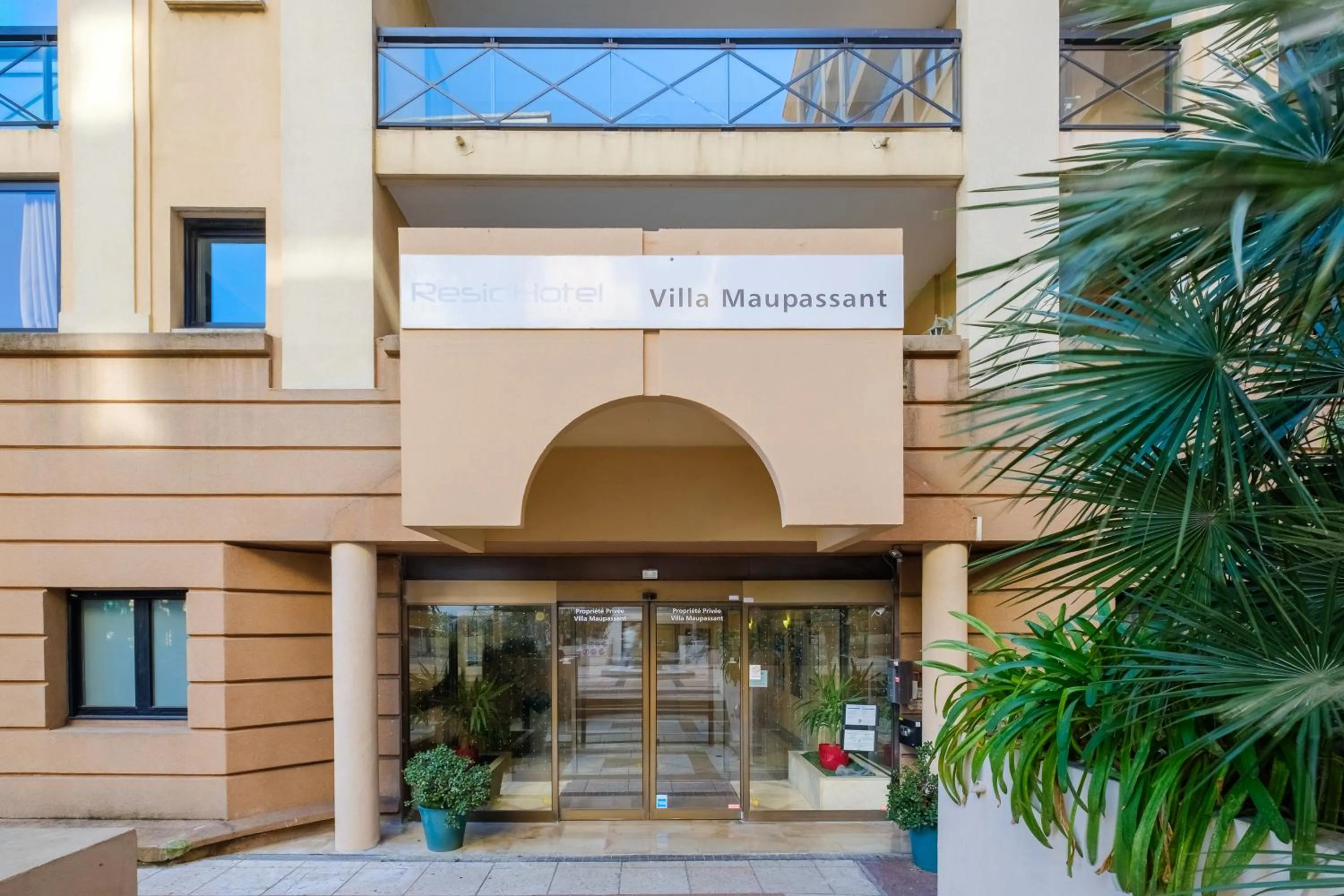 Property building in Residhotel Villa Maupassant