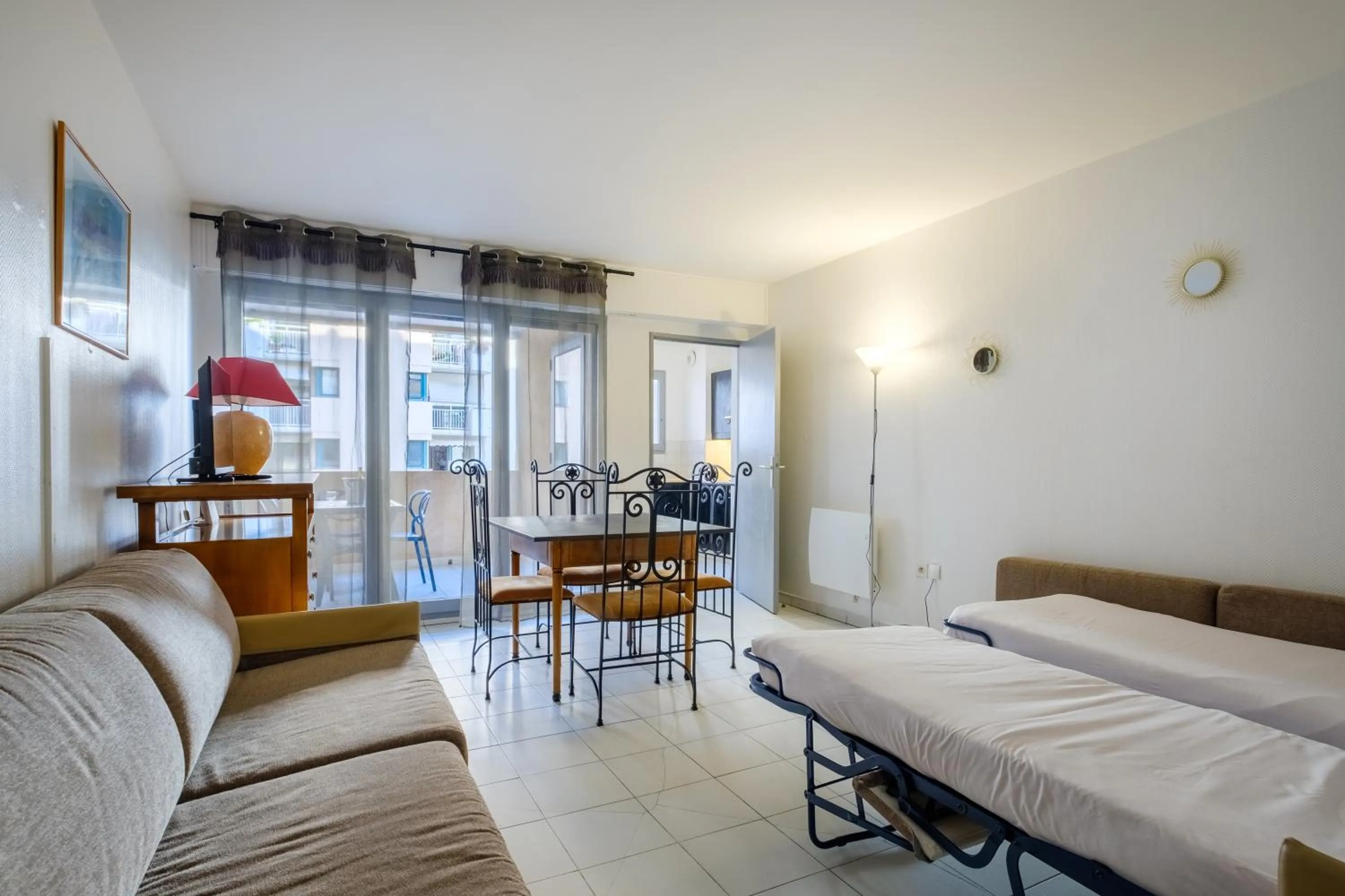 Bed in Residhotel Villa Maupassant