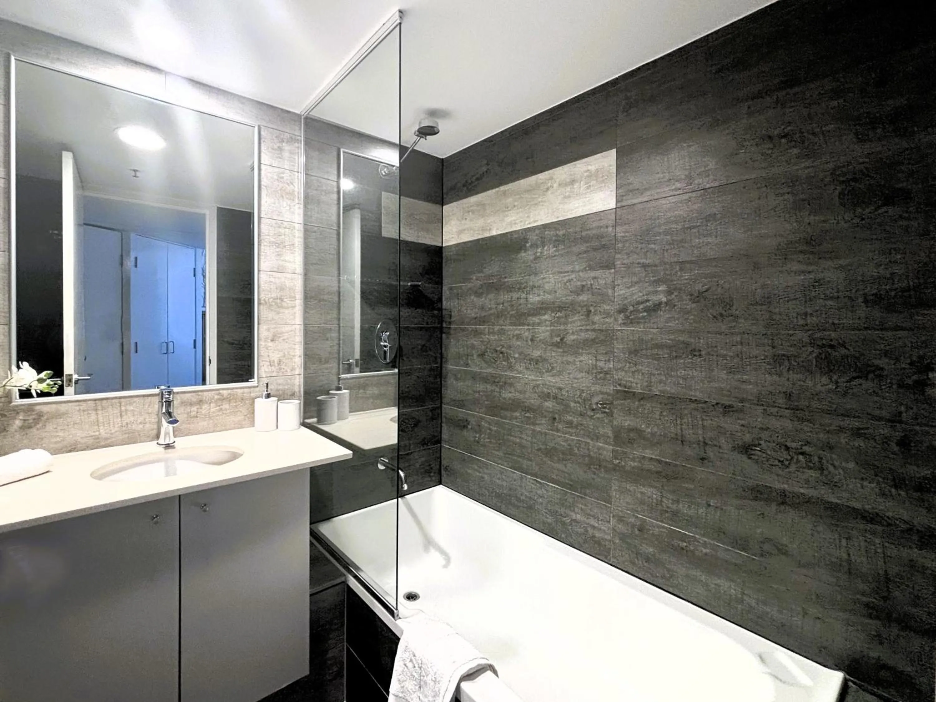 Bathroom in S&P Apartments - Albert St