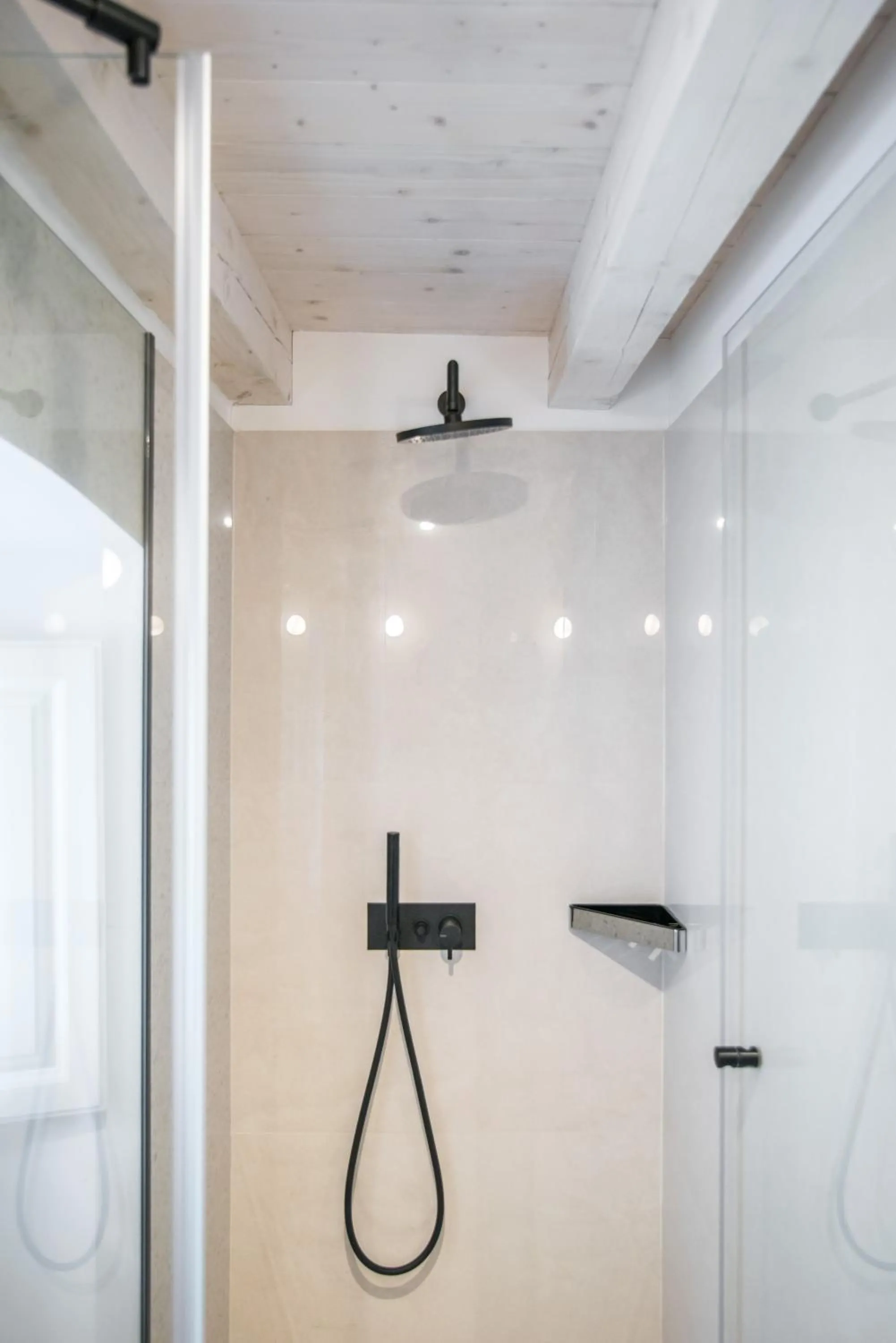Shower in Villa 5db