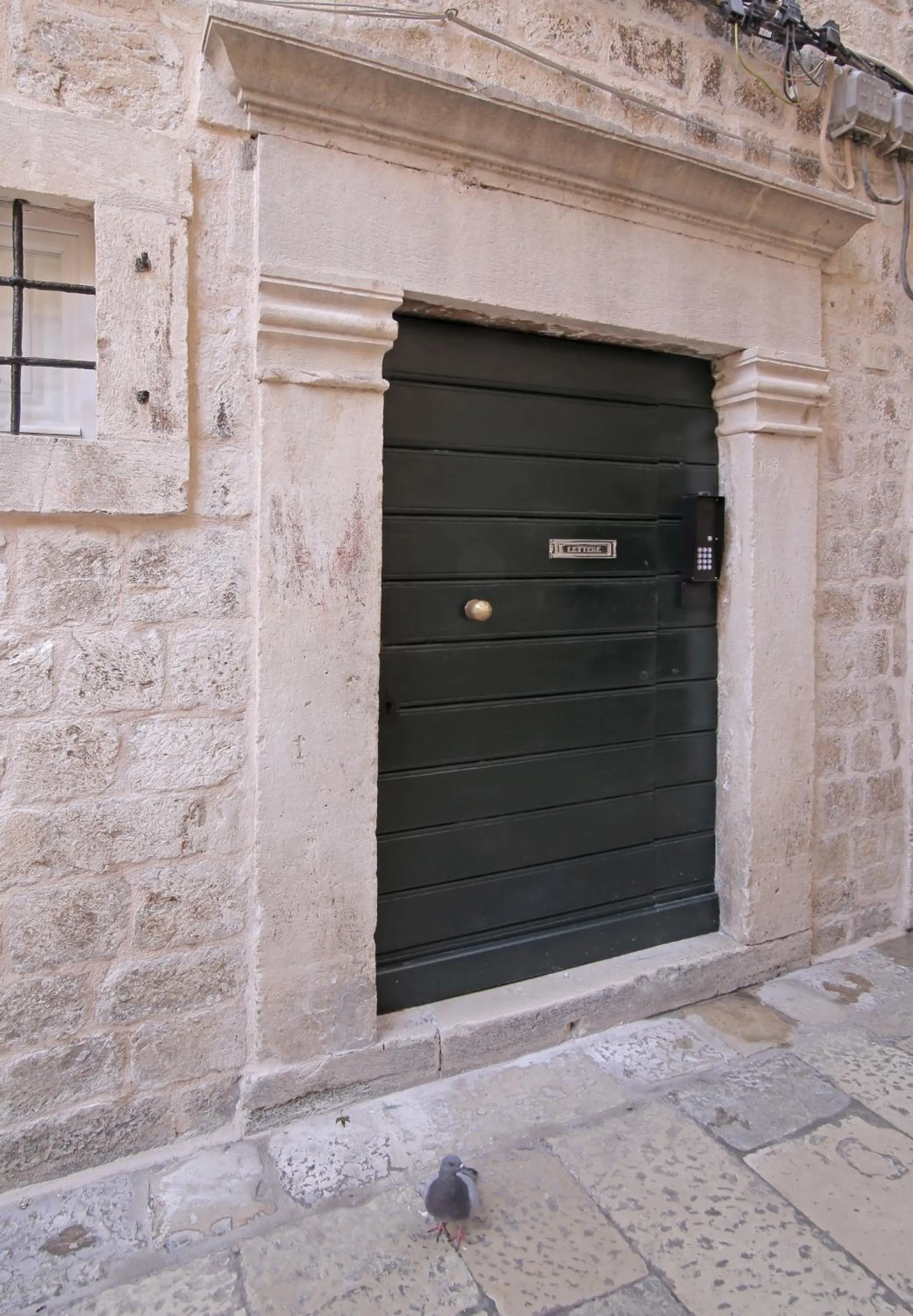 Property building in Villa 5db