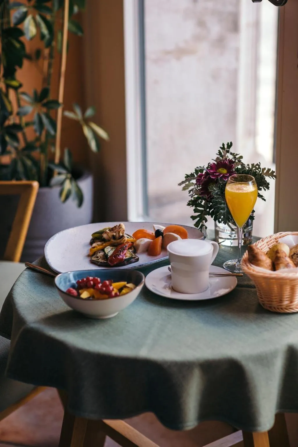 Breakfast in Villa 5db