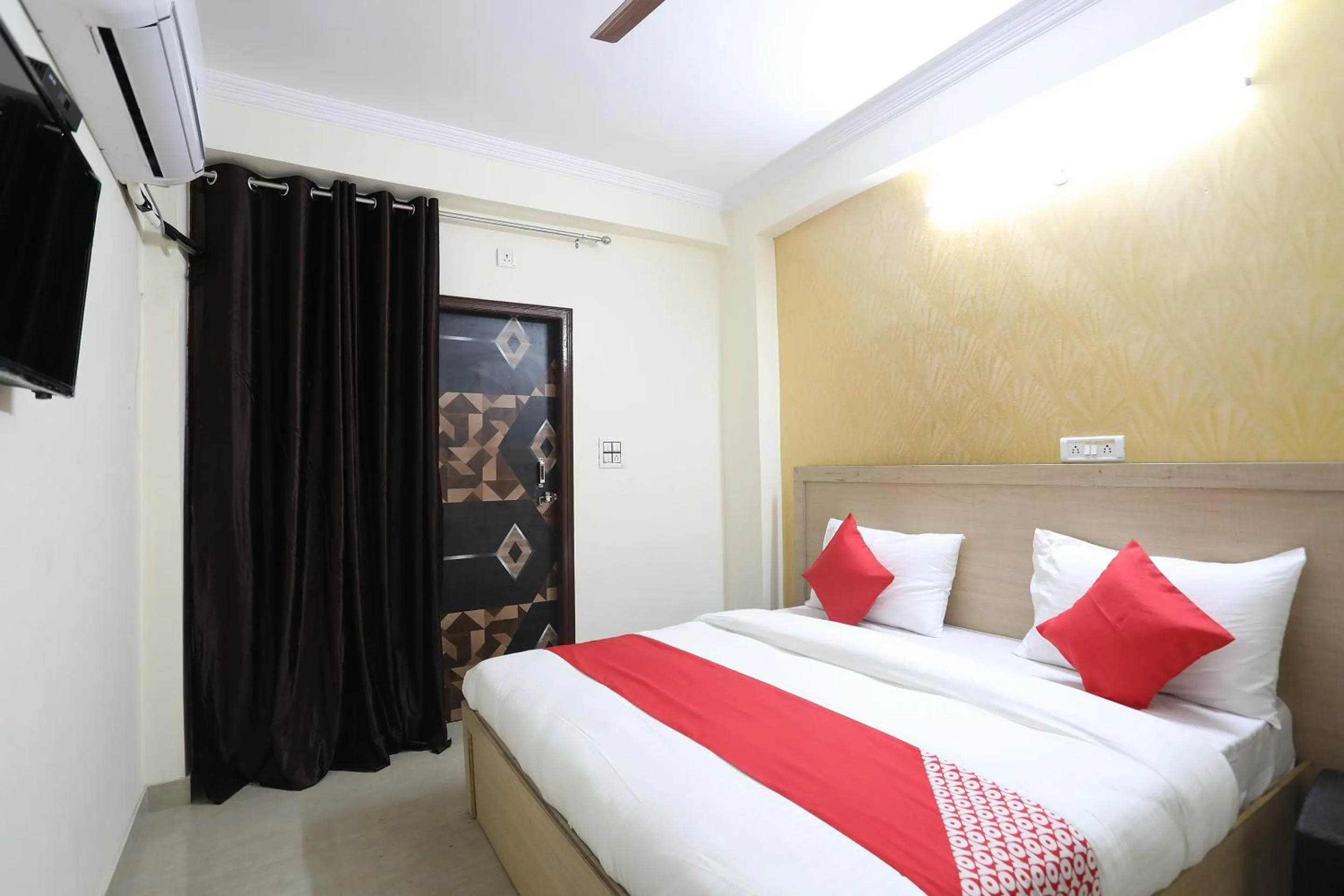 Bedroom, Bed in Hotel O A P Residency