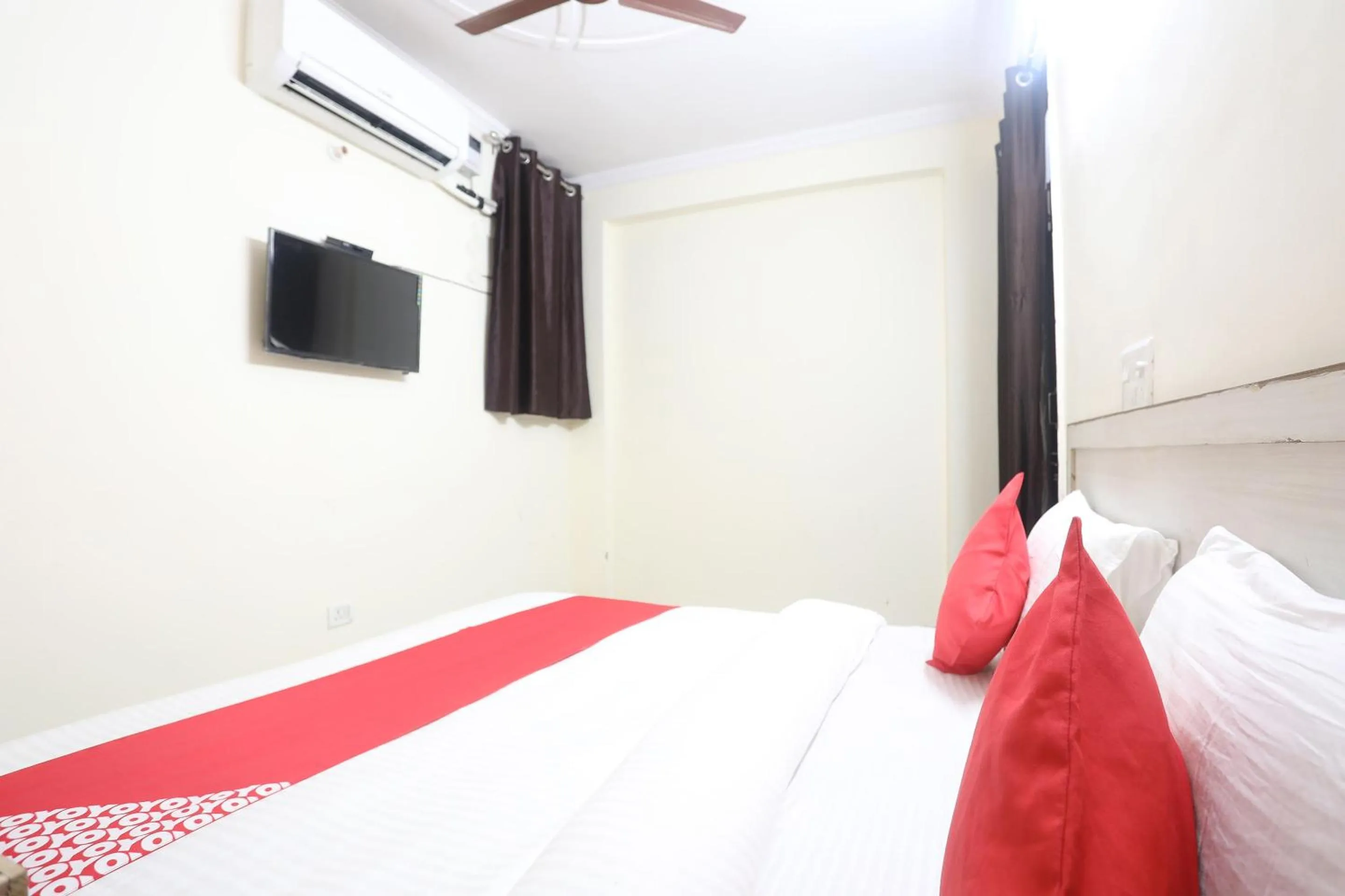 Bedroom, Bed in Hotel O A P Residency