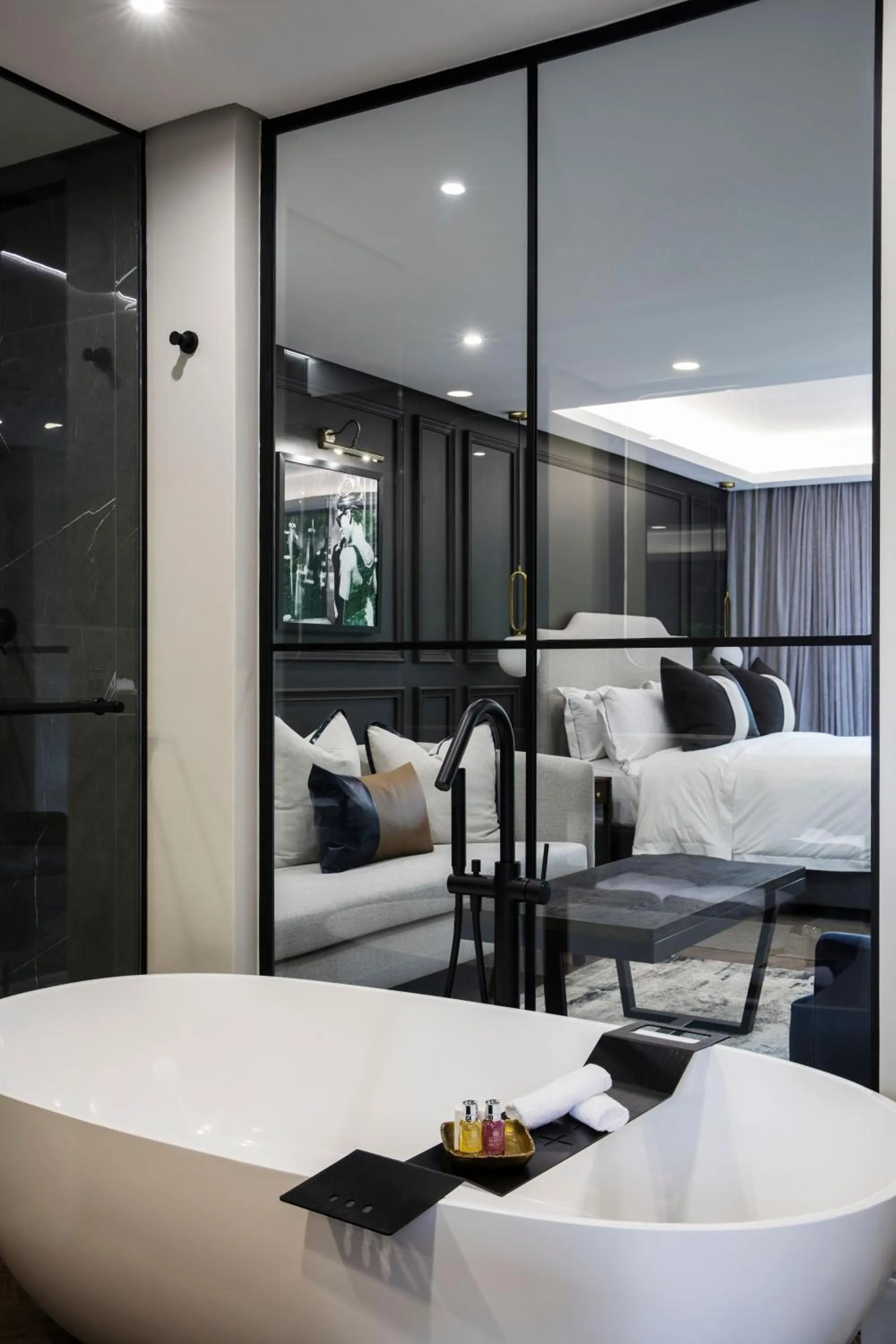 Bathroom, Bed in Seven Villa Hotel & Spa