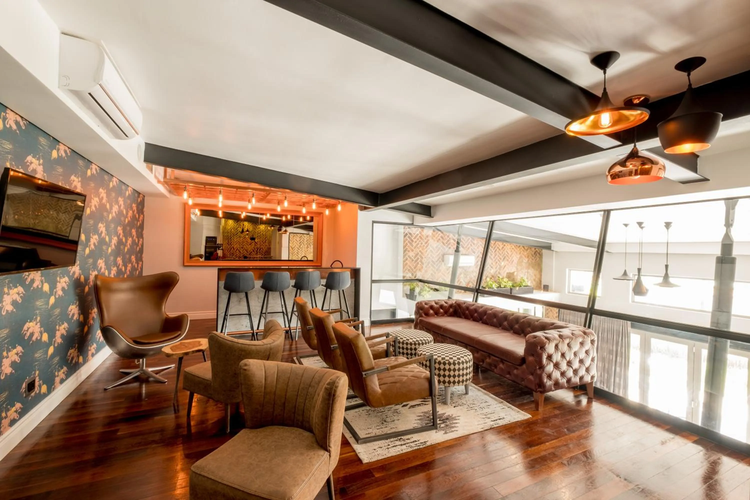 Lounge or bar in Seven Villa Hotel & Spa