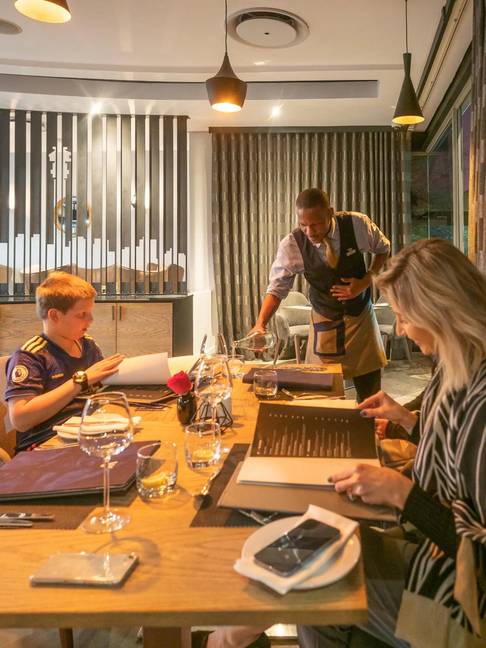 Restaurant/places to eat in Seven Villa Hotel & Spa