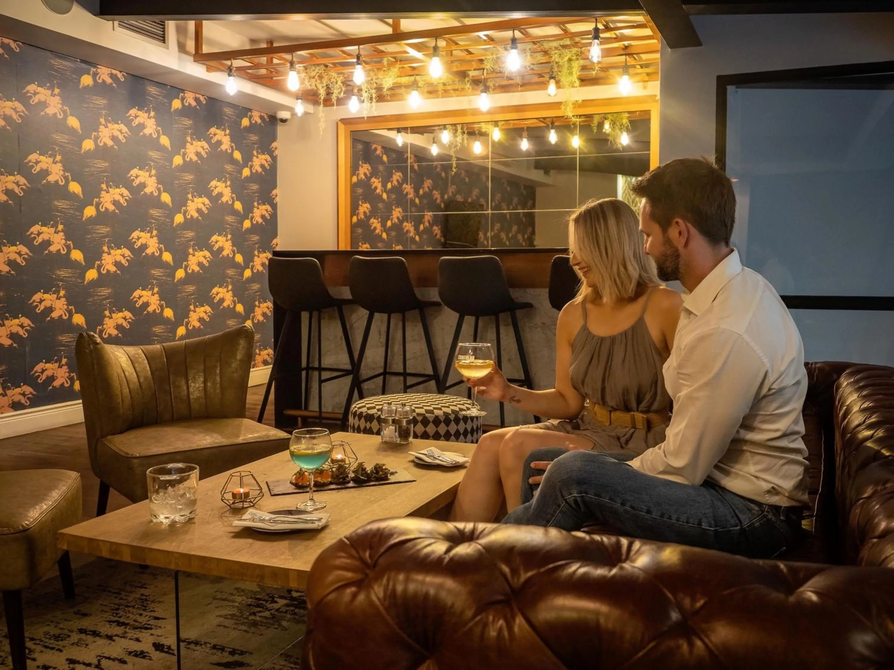 Lounge or bar in Seven Villa Hotel & Spa