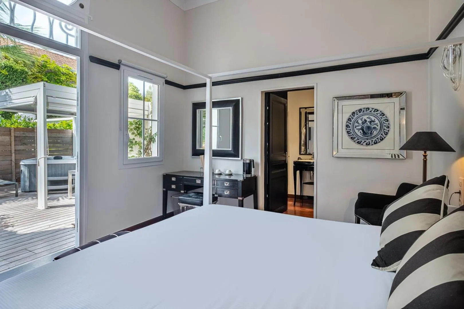 Bed in La Villa Mauresque