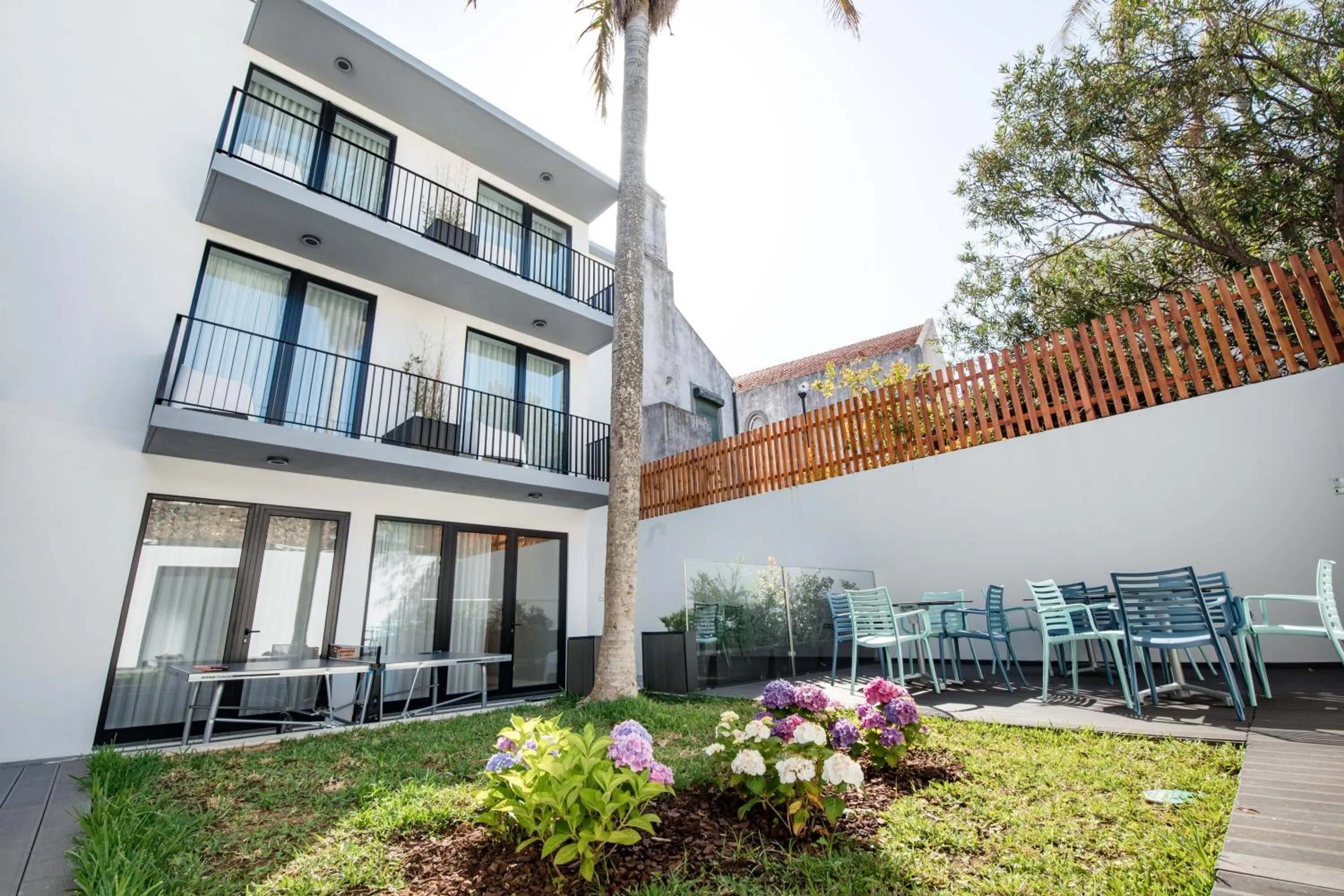 Garden in Ilha Hostel & Suites