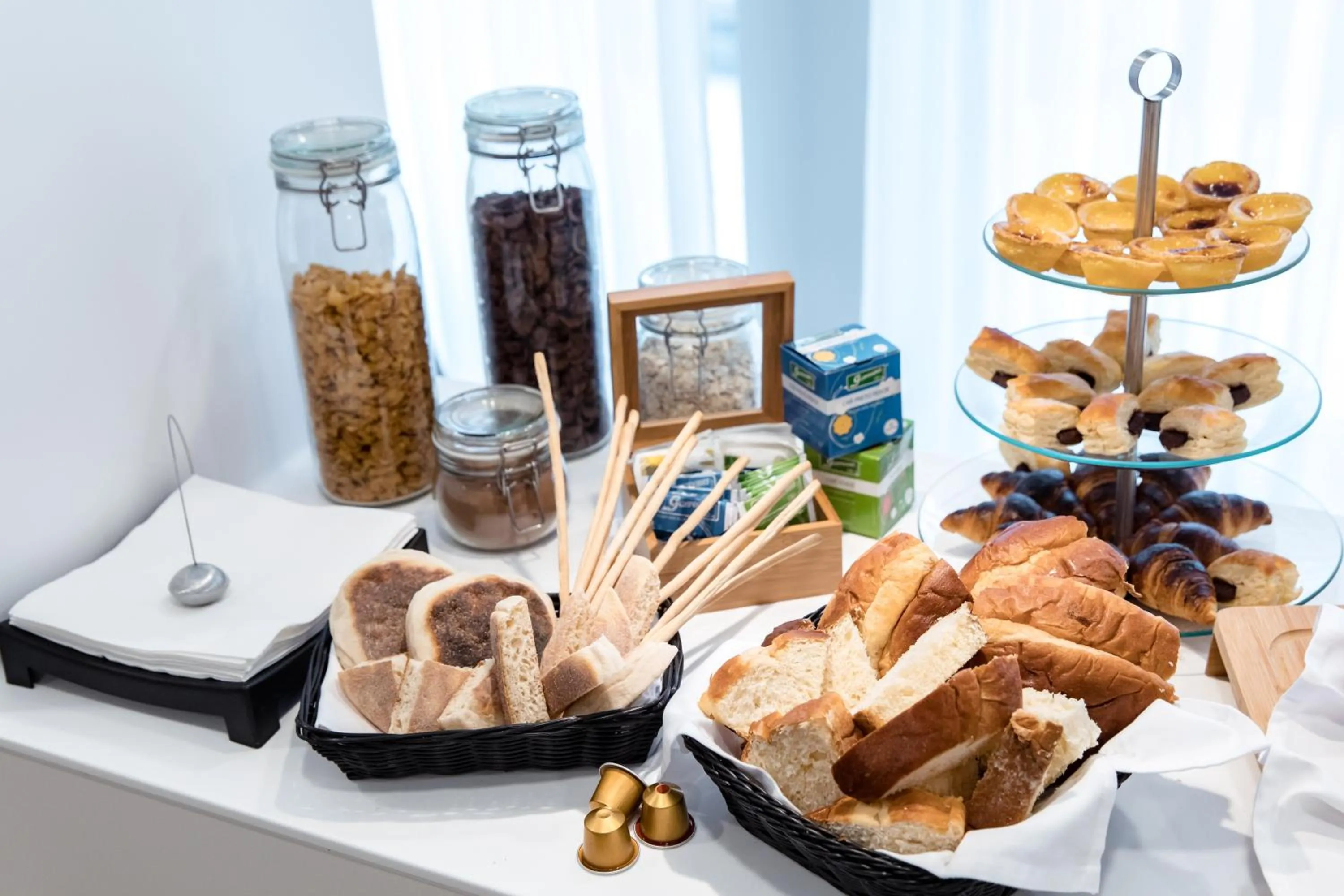 Breakfast in Ilha Hostel & Suites