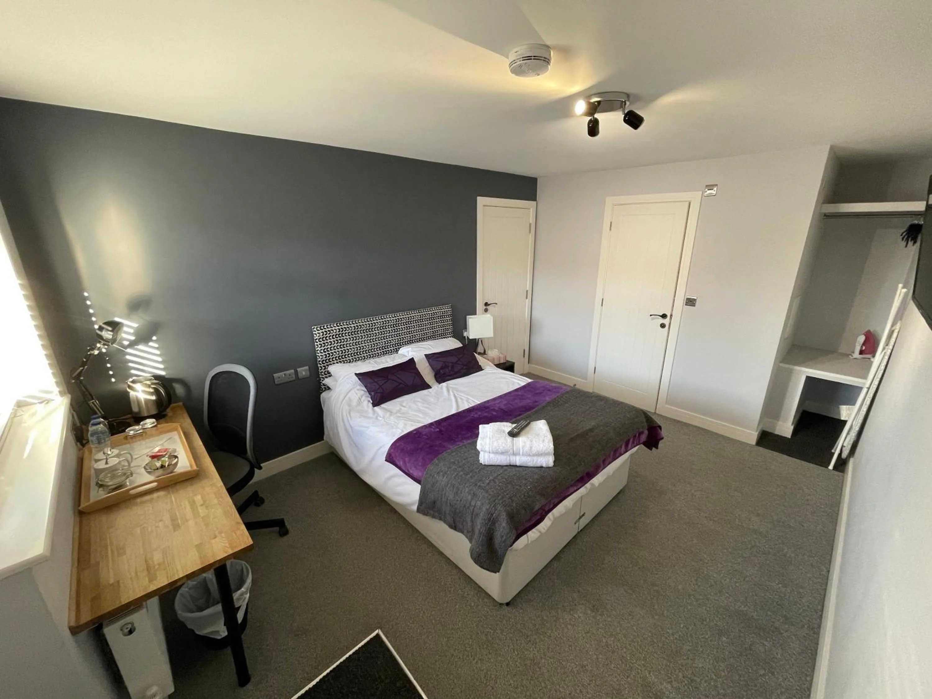 Bed in Arlan House, Central Basingstoke Hotel