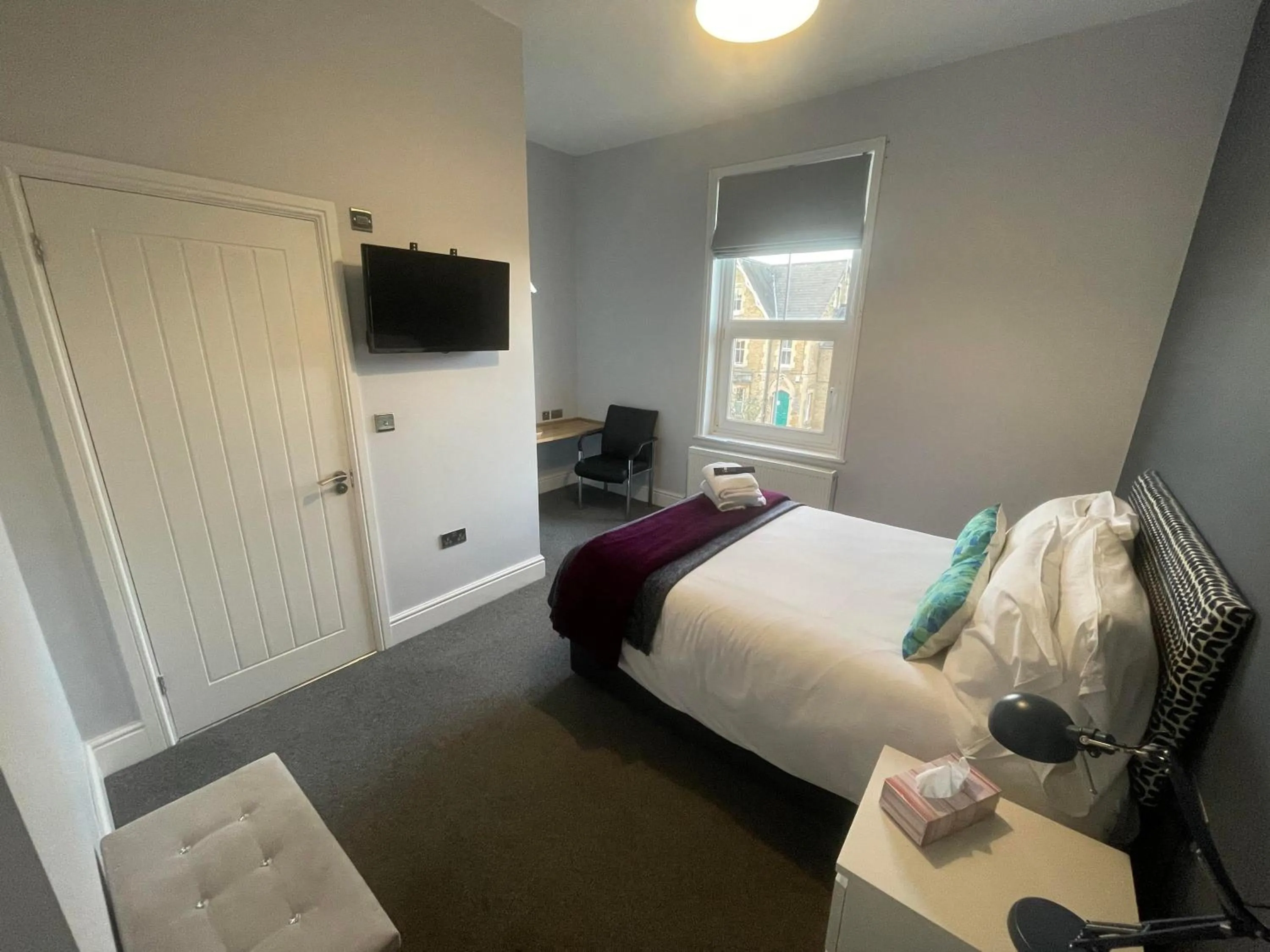 Bed in Arlan House, Central Basingstoke Hotel