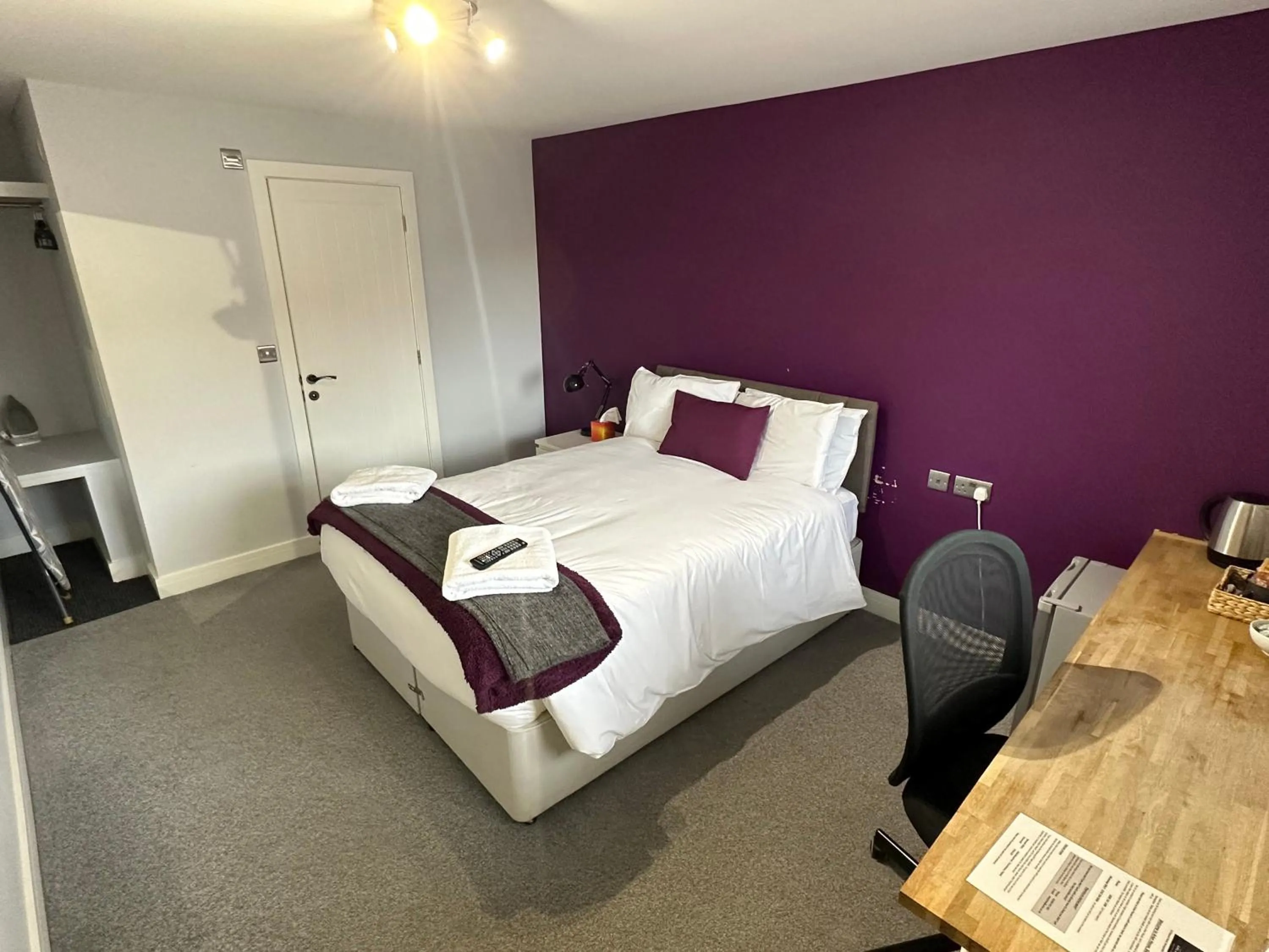 Bed in Arlan House, Central Basingstoke Hotel