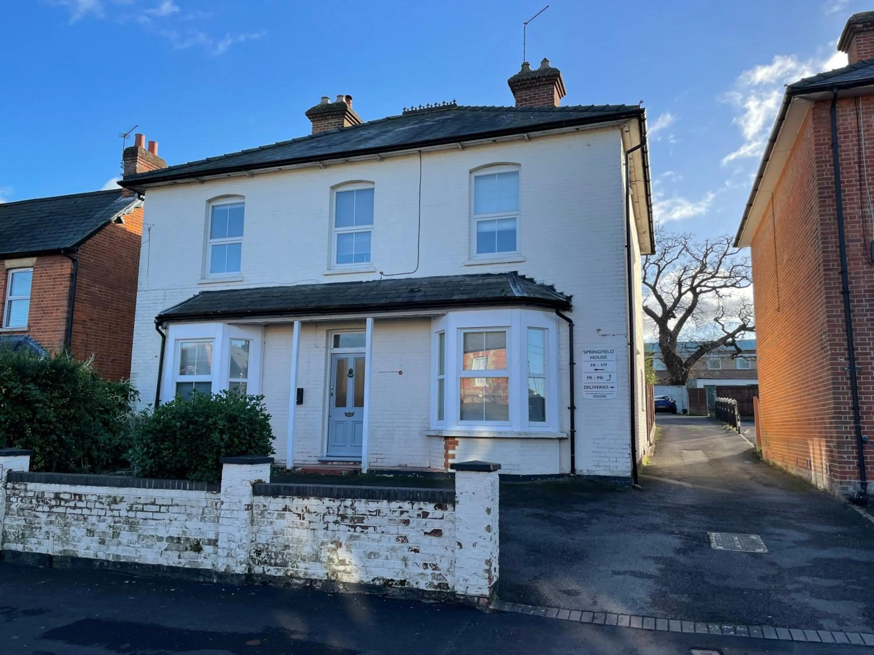 Property building in Arlan House, Central Basingstoke Hotel