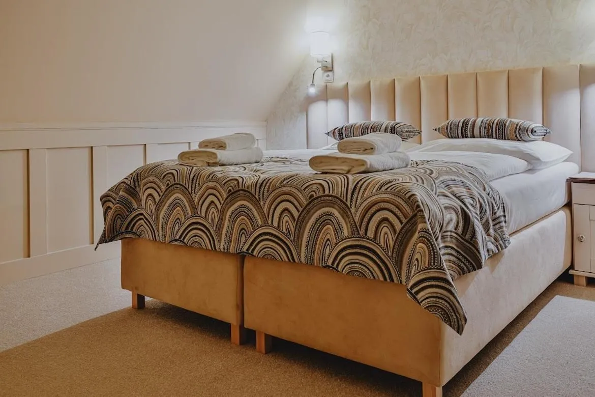 Bed in Willa & DOM-BLACH