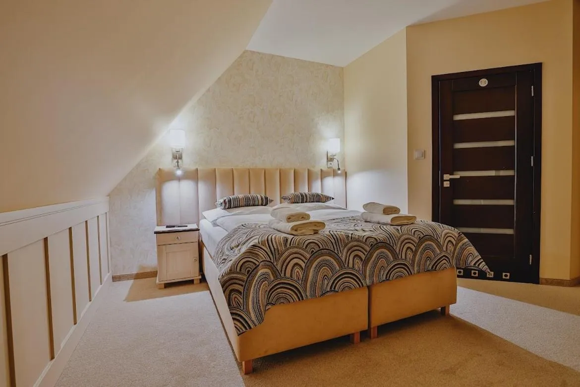 Bed in Willa & DOM-BLACH